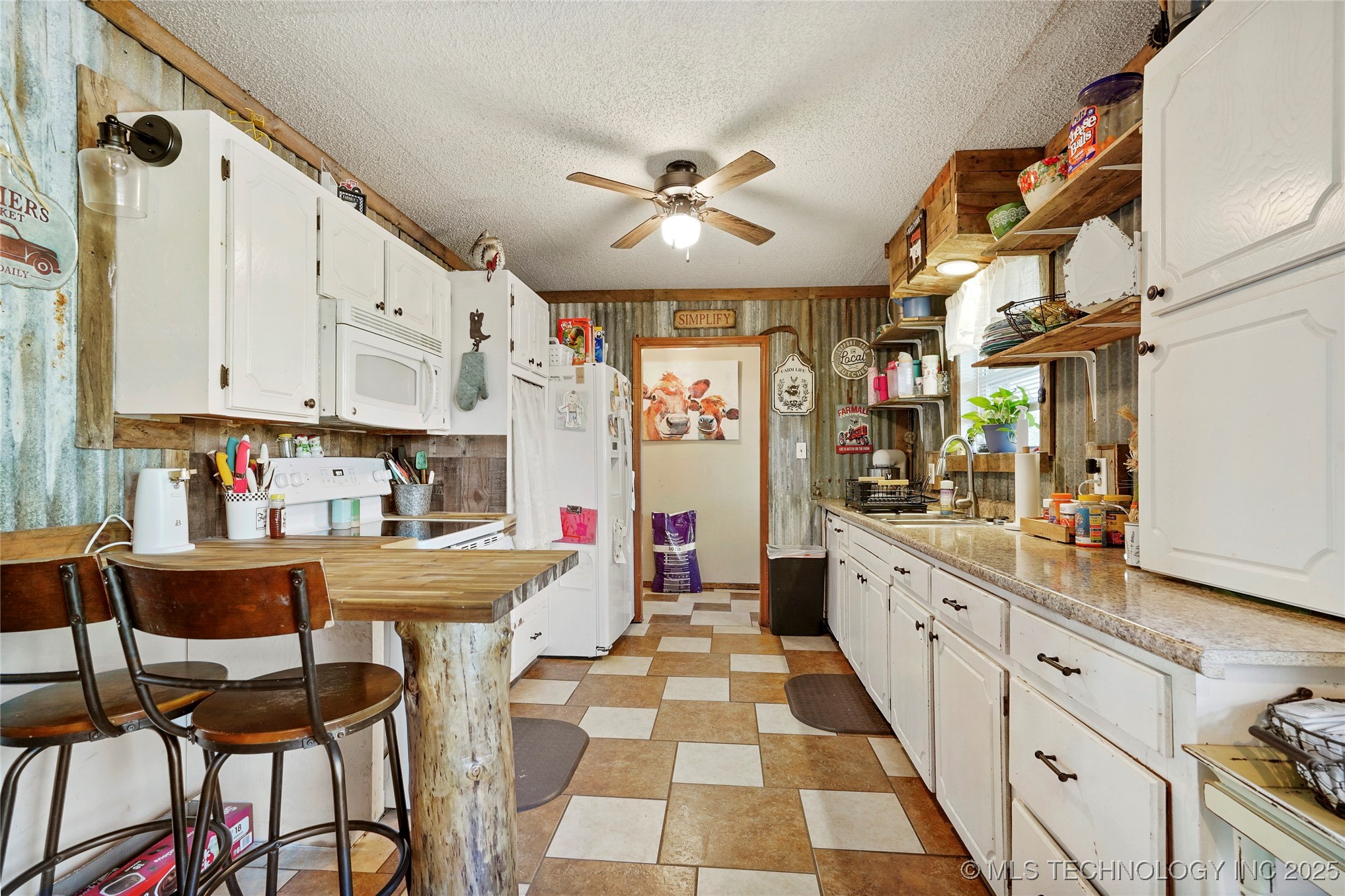 19619 S 337th West Avenue Property Photo 5