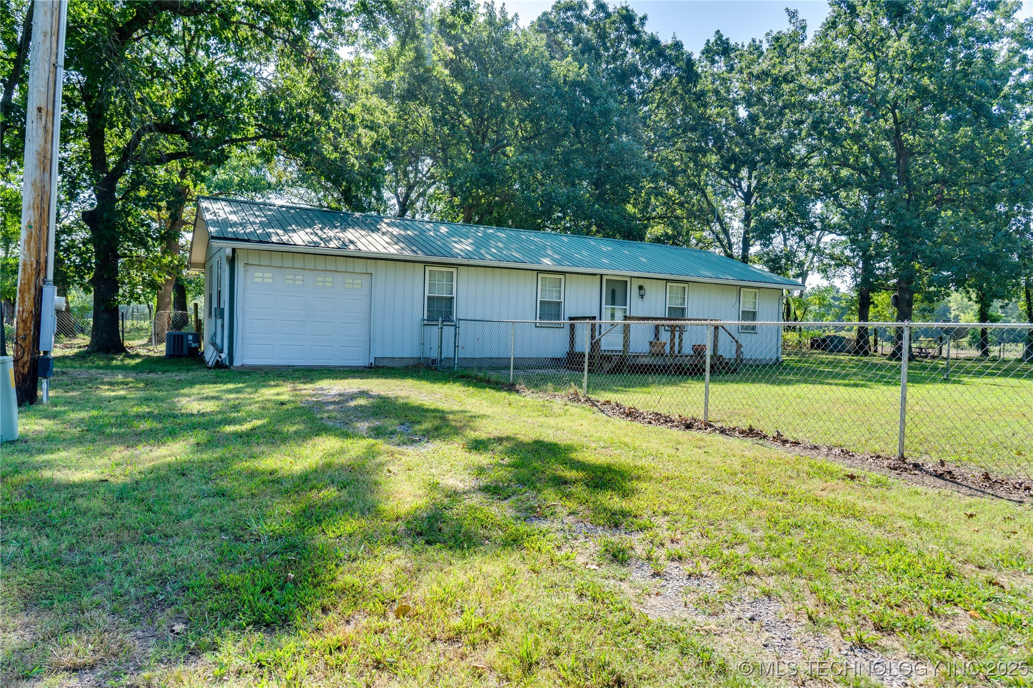 46670 S 670 Road Property Photo 1