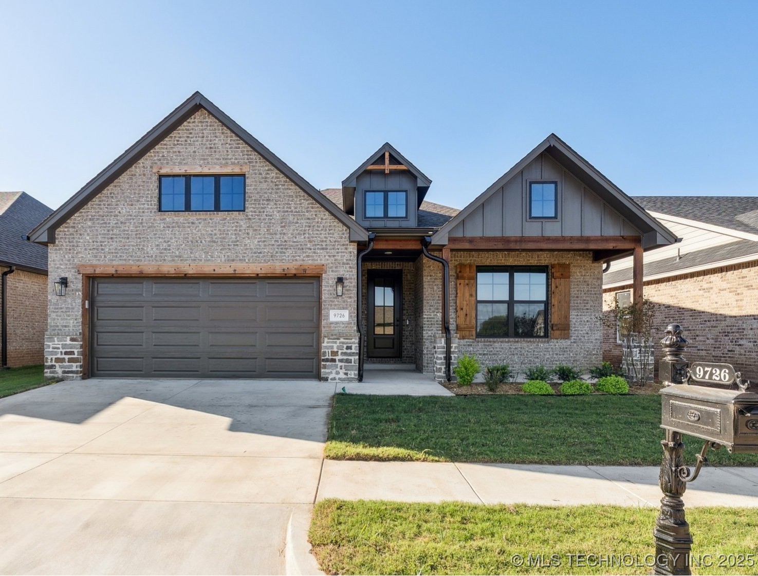 9726 E 132nd Street S Property Photo 1