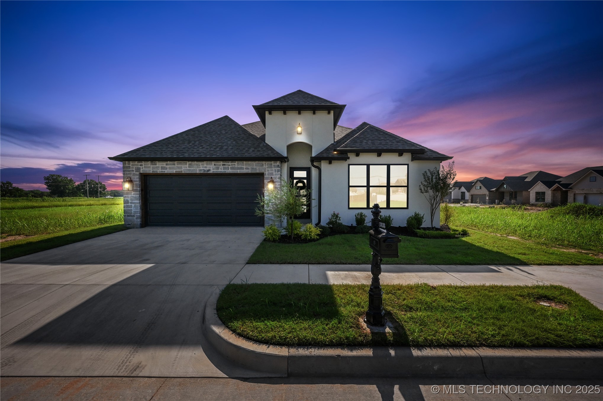 13133 S 97th East Court Property Photo 1