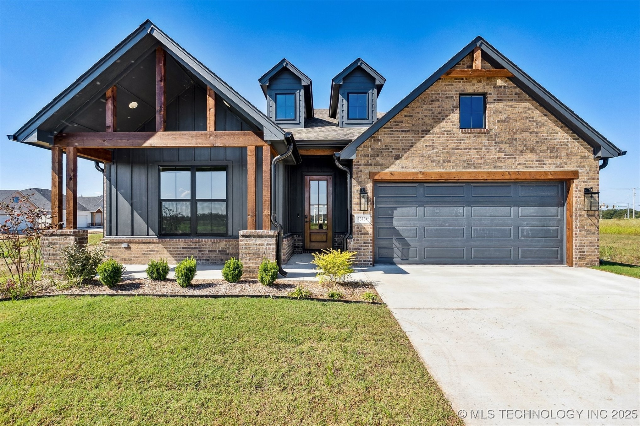 13134 S 98th East Court Property Photo 1