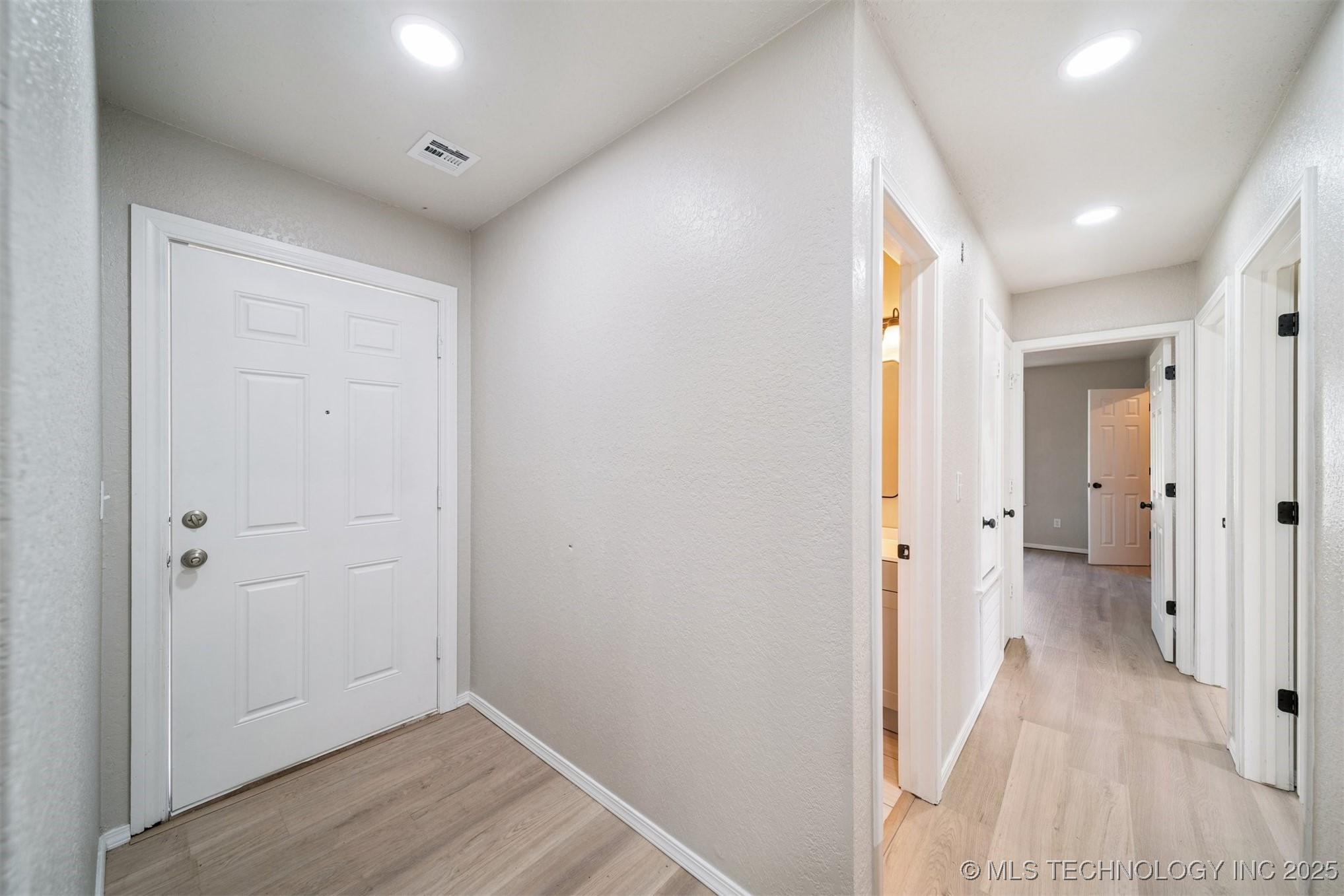 608 N Carlsbad Street Property Photo 4