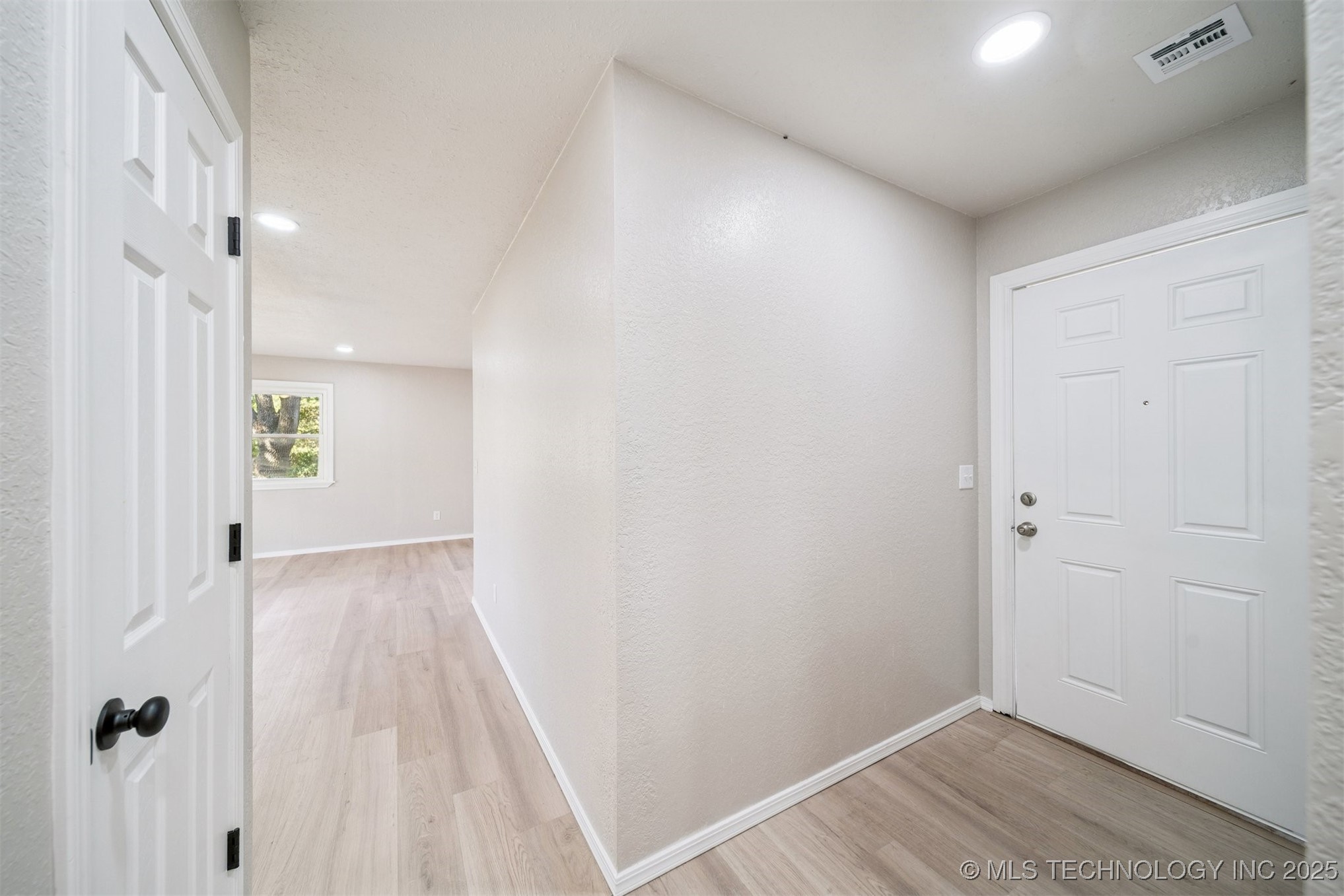 608 N Carlsbad Street Property Photo 5