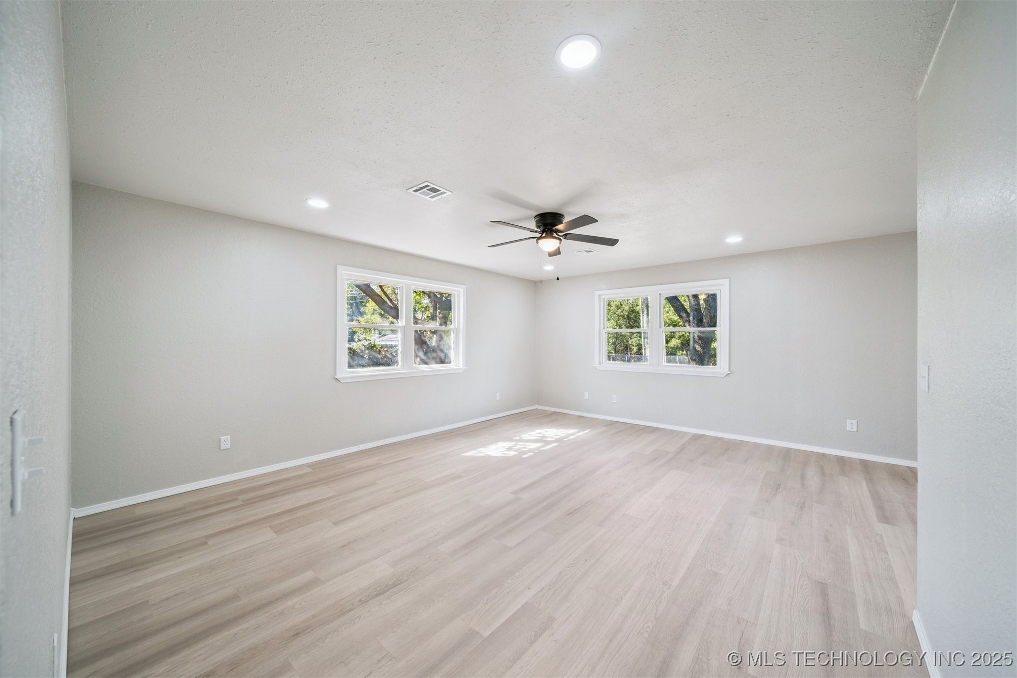 608 N Carlsbad Street Property Photo 6