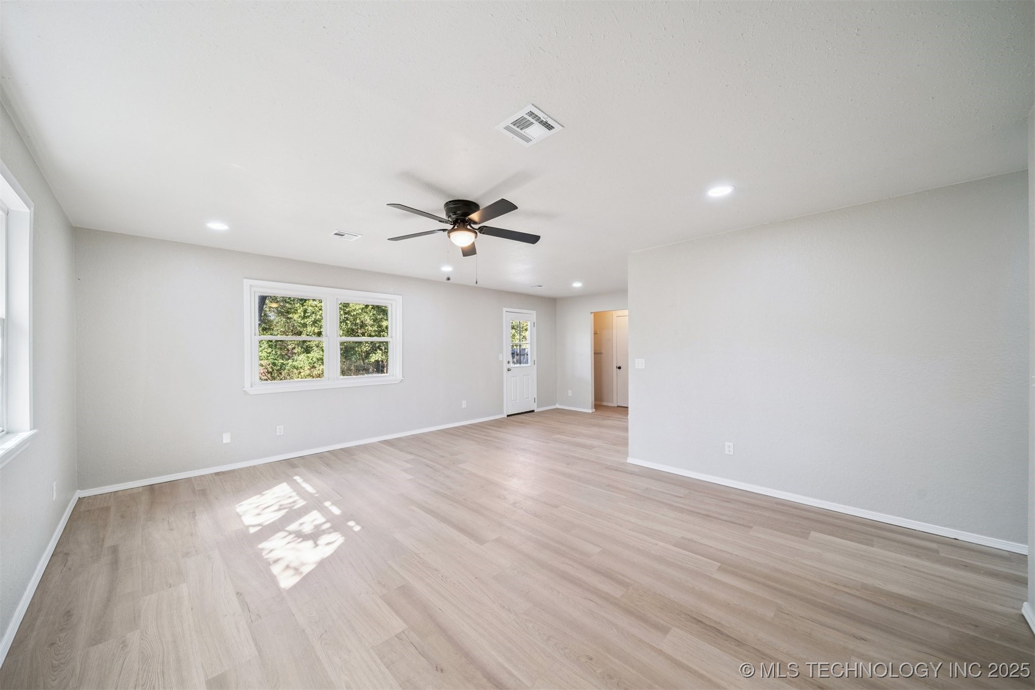 608 N Carlsbad Street Property Photo 8