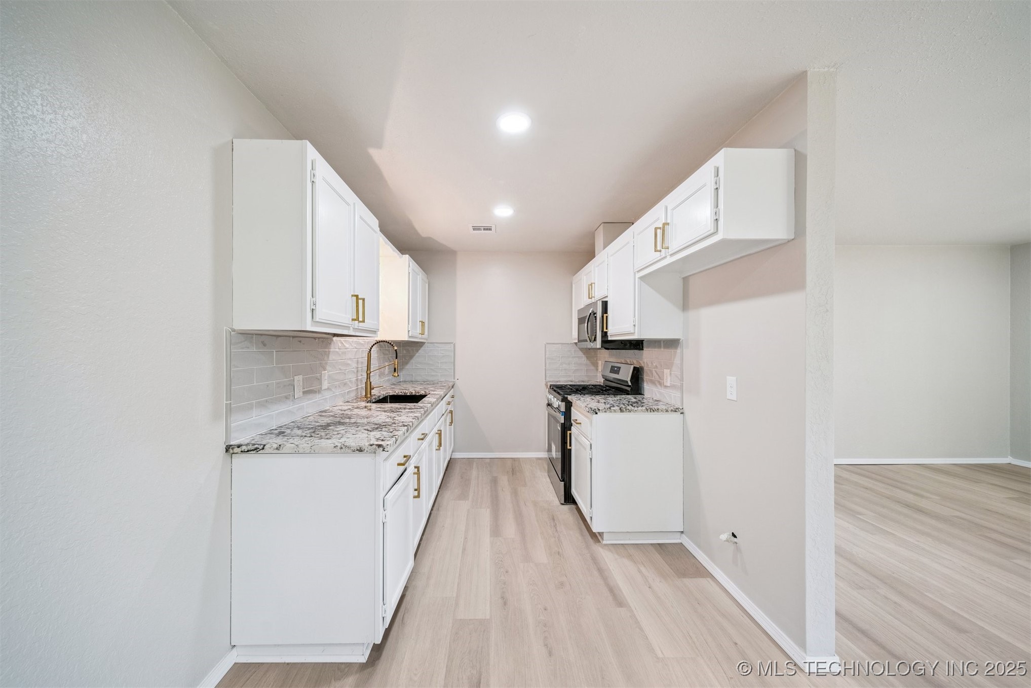 608 N Carlsbad Street Property Photo 12