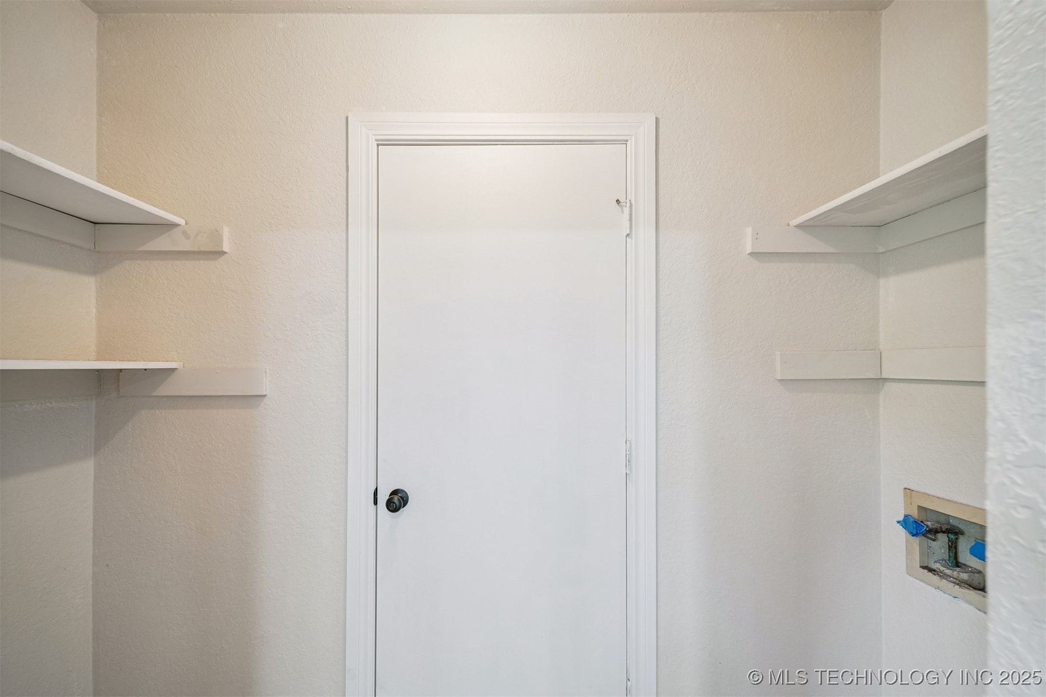 608 N Carlsbad Street Property Photo 15