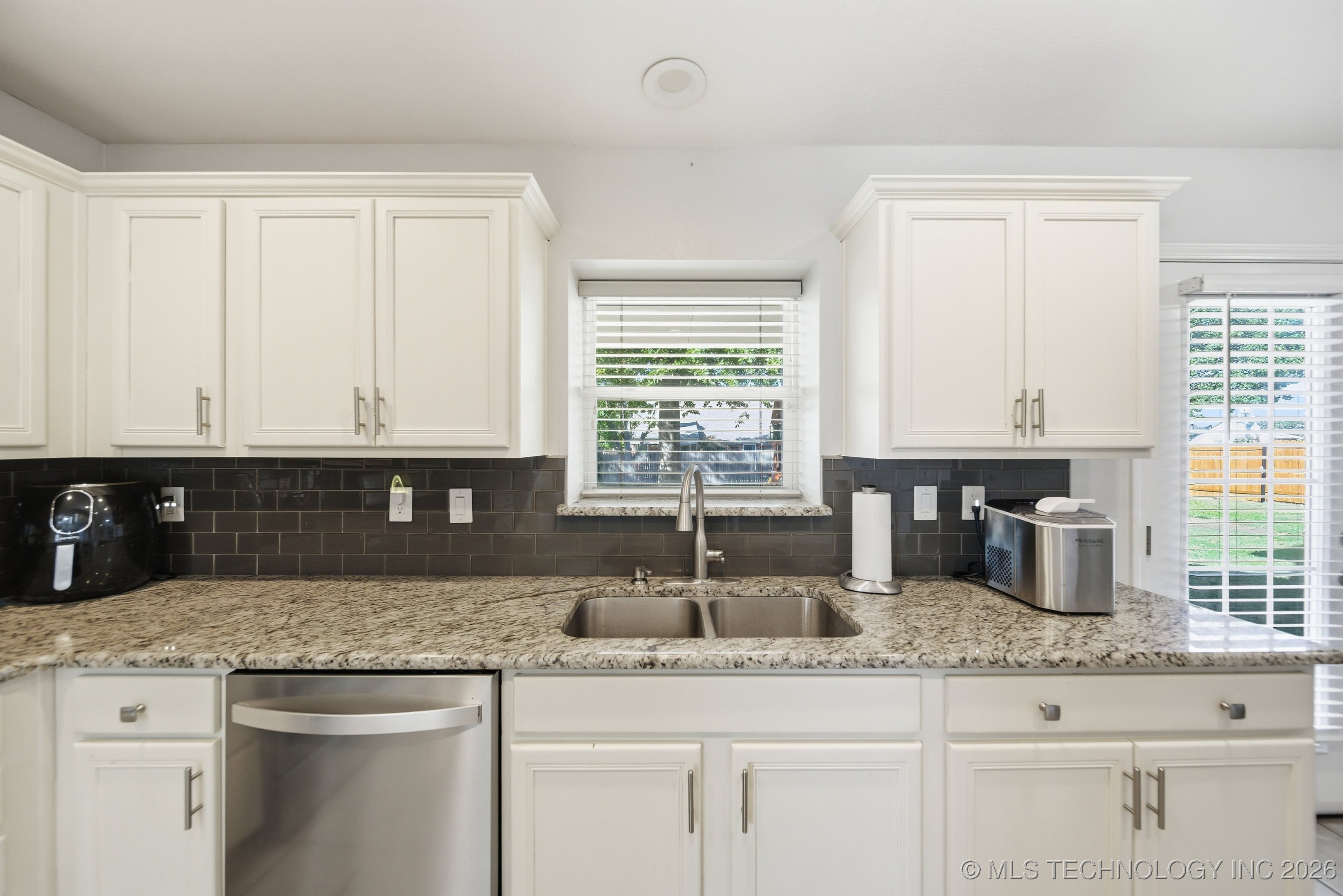 9904 N 117th East Avenue Property Photo 9