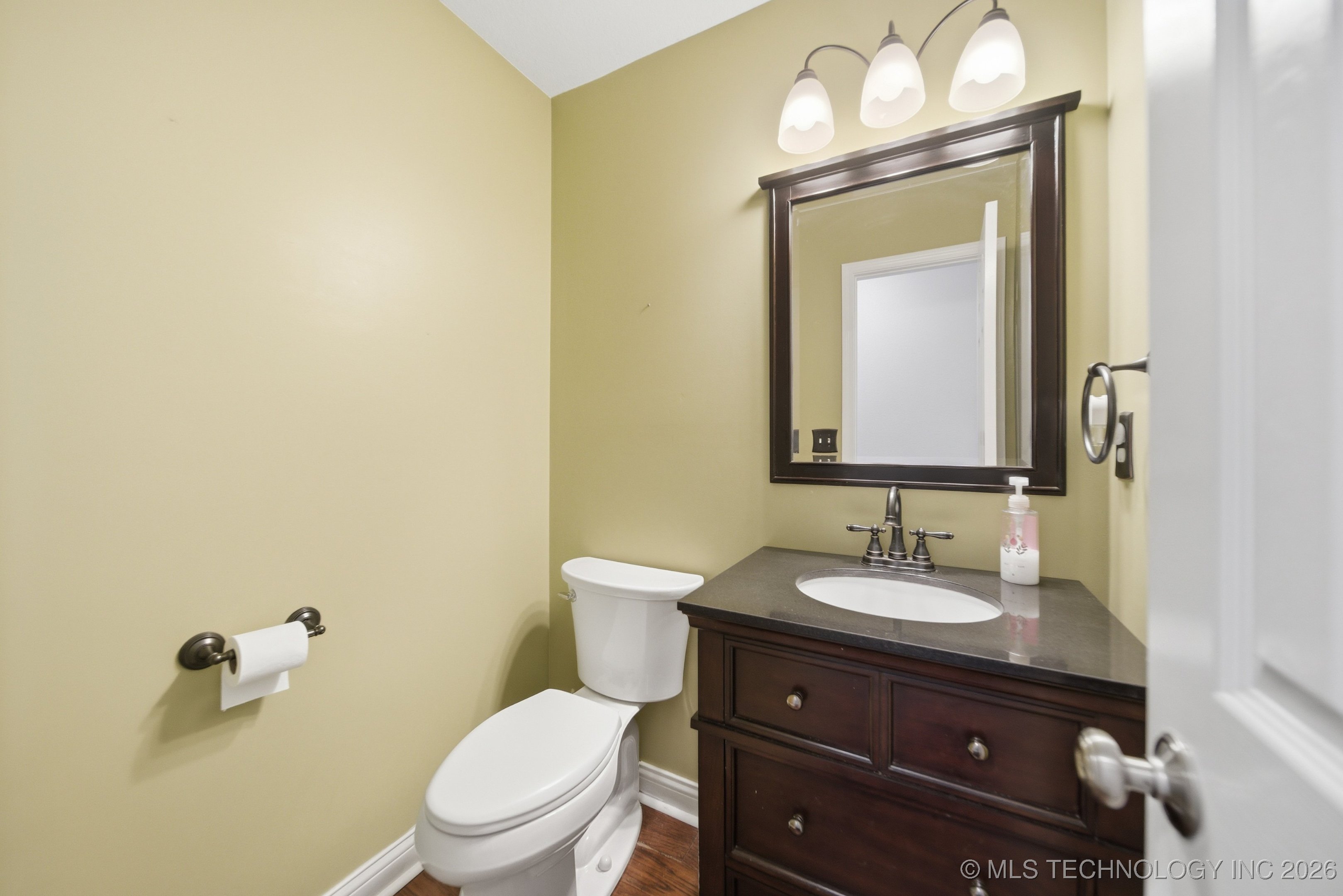 9904 N 117th East Avenue Property Photo 19