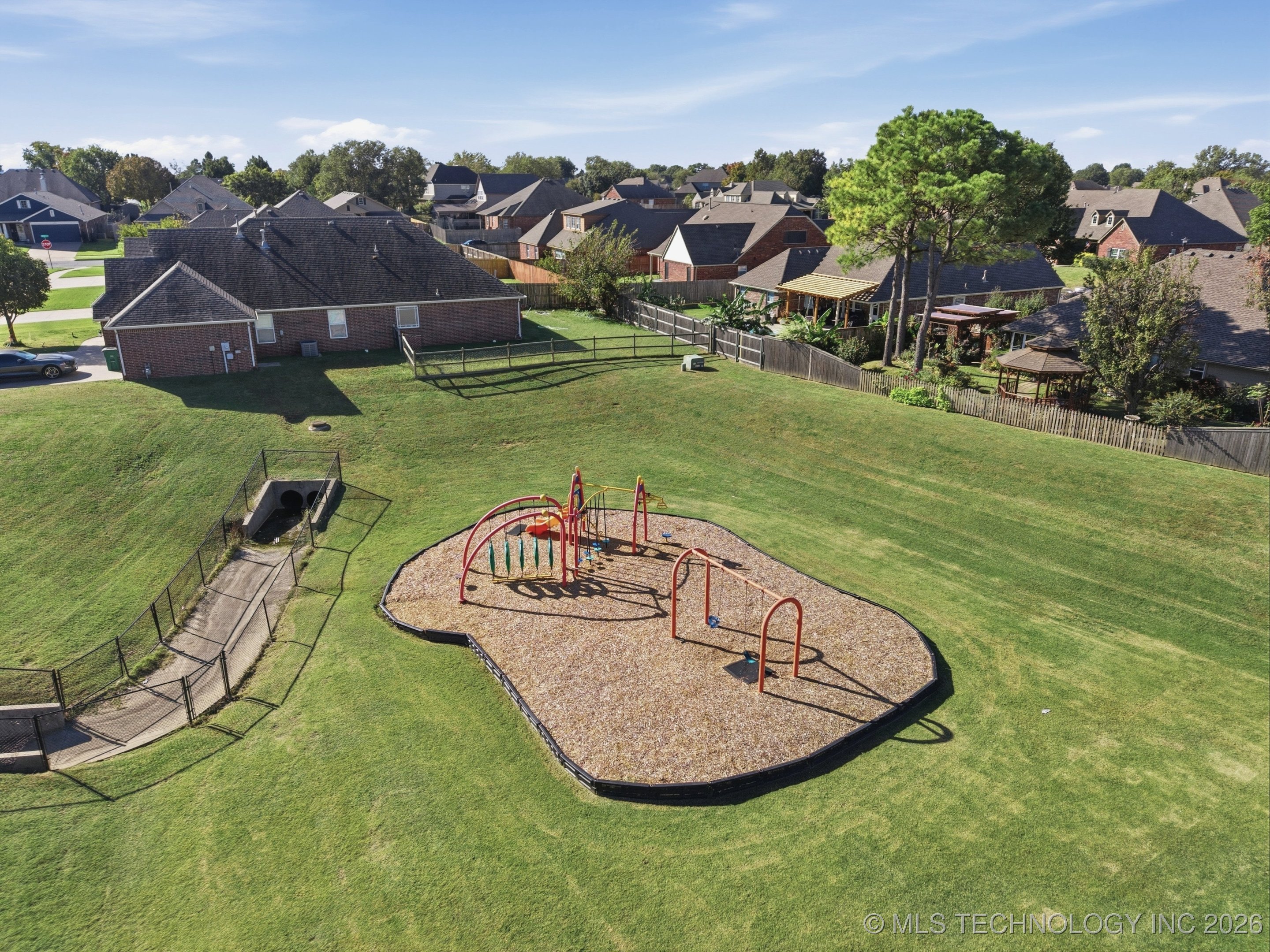 9904 N 117th East Avenue Property Photo 35