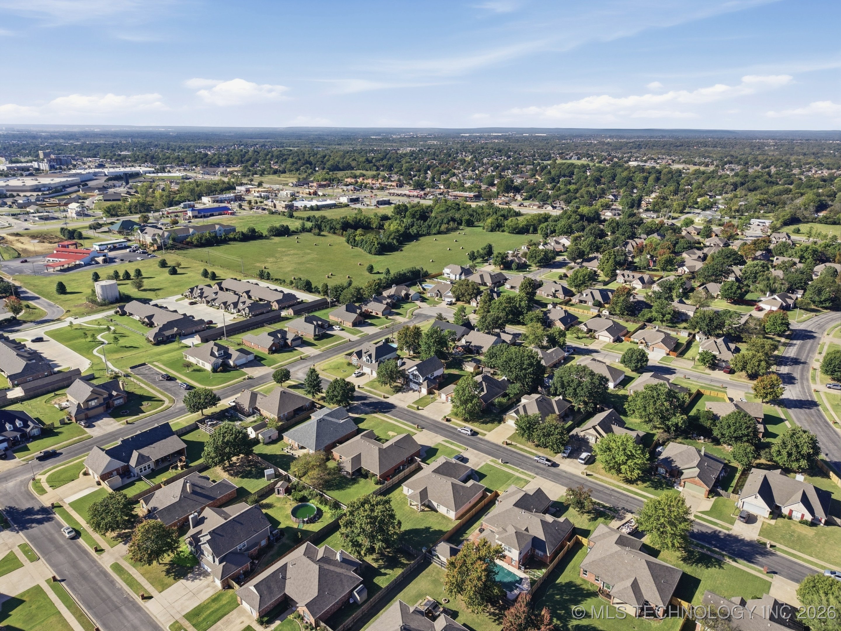 9904 N 117th East Avenue Property Photo 39