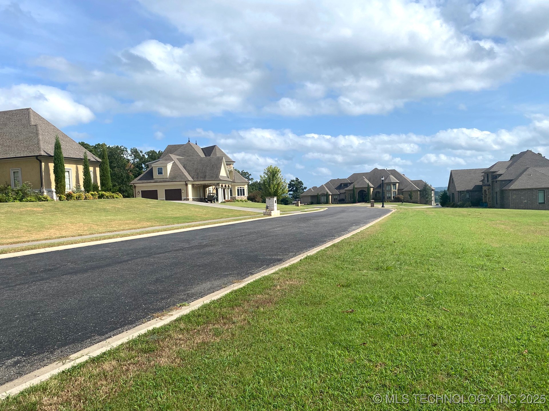 729 Ridgeview Drive Property Photo 12