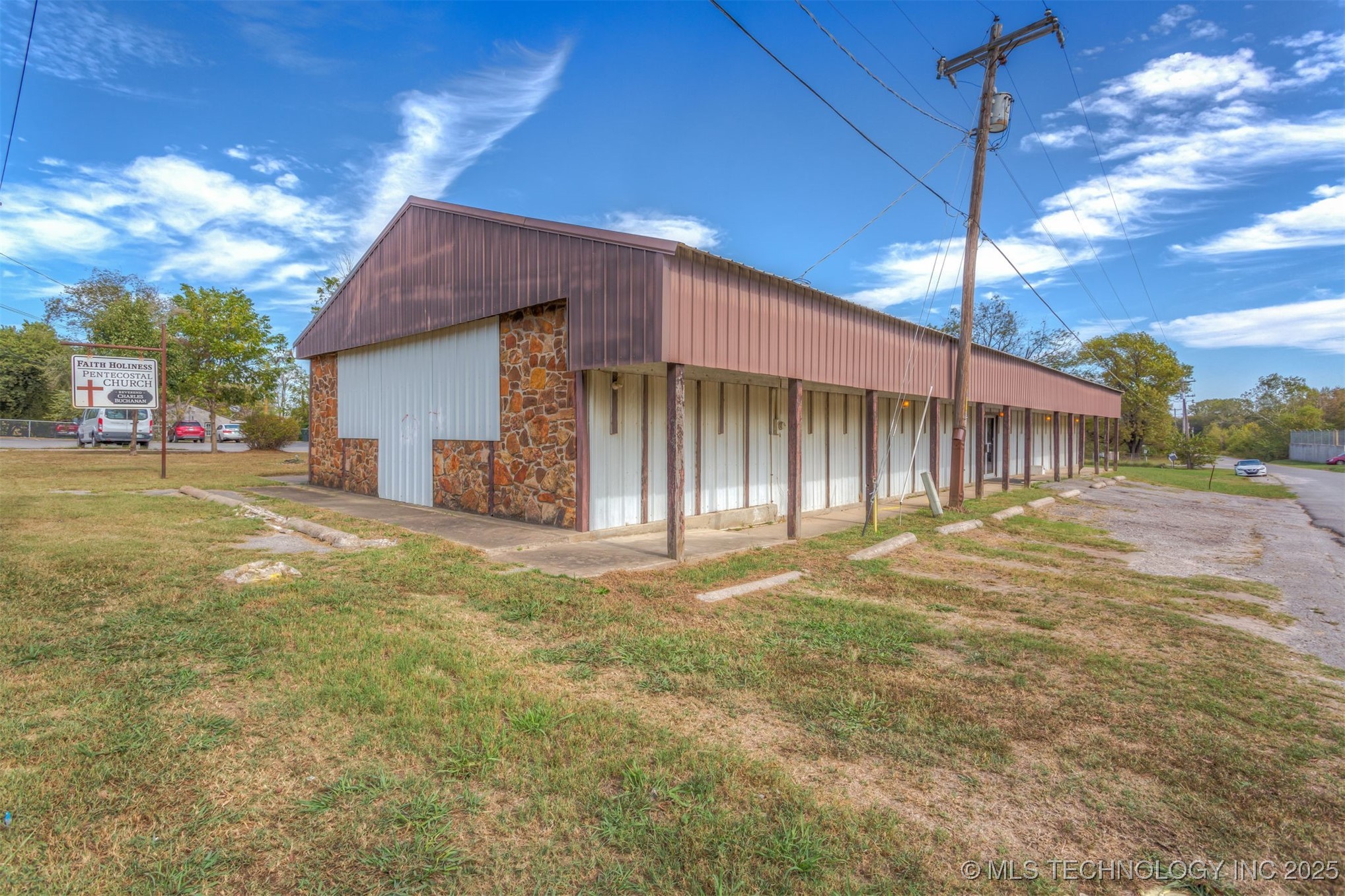 9835 S Frankoma Road Property Photo 3