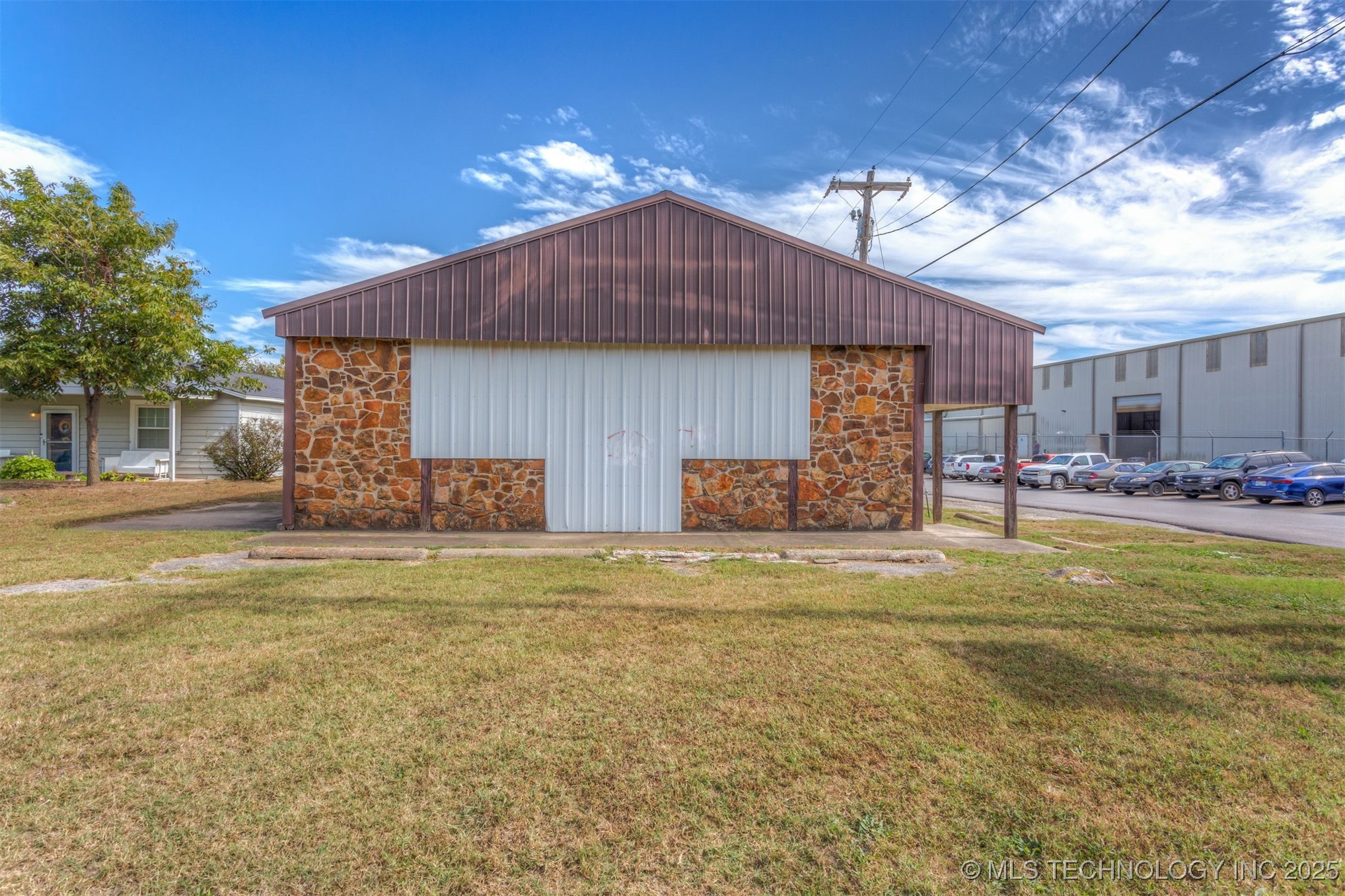 9835 S Frankoma Road Property Photo 4