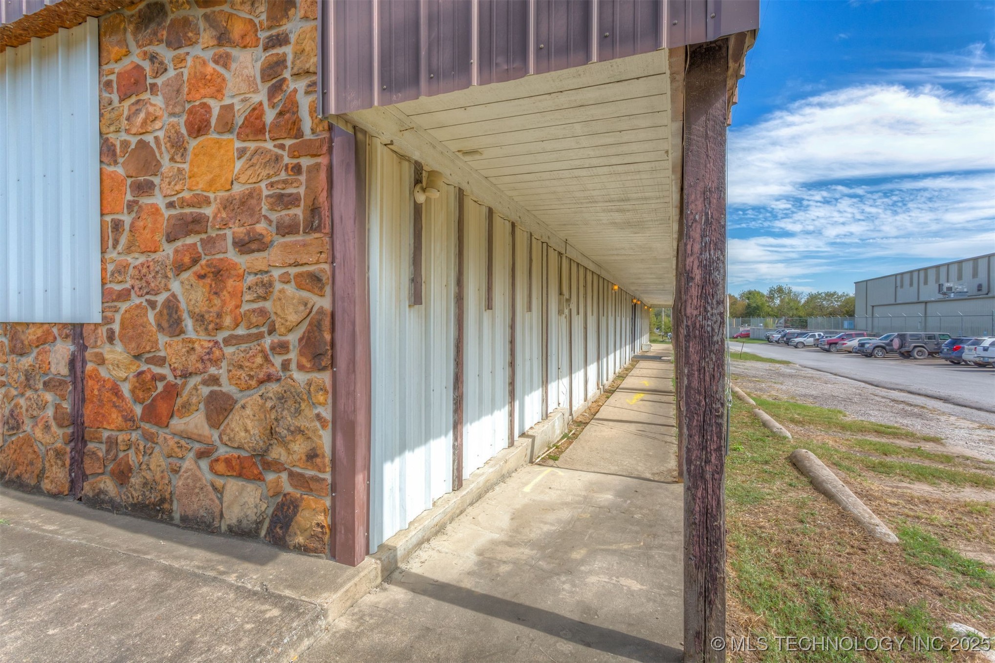9835 S Frankoma Road Property Photo 7