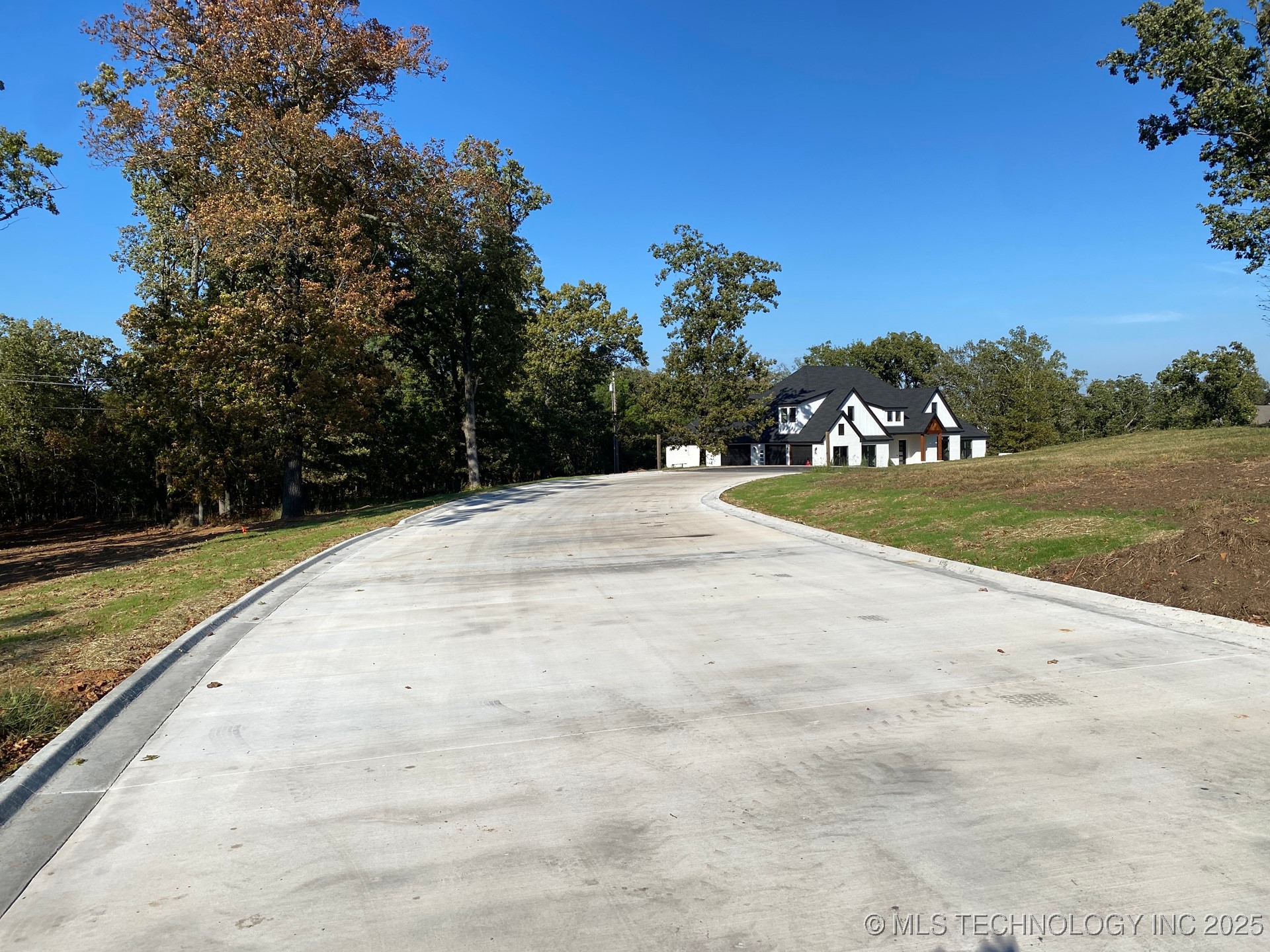 718 Ridgeview Drive Property Photo 5