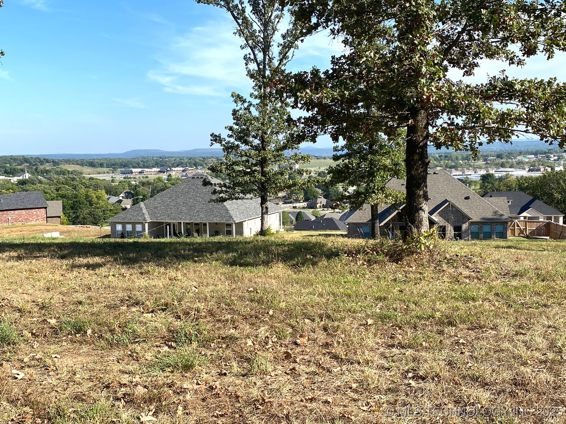 825 Ridgeview Drive Property Photo 5