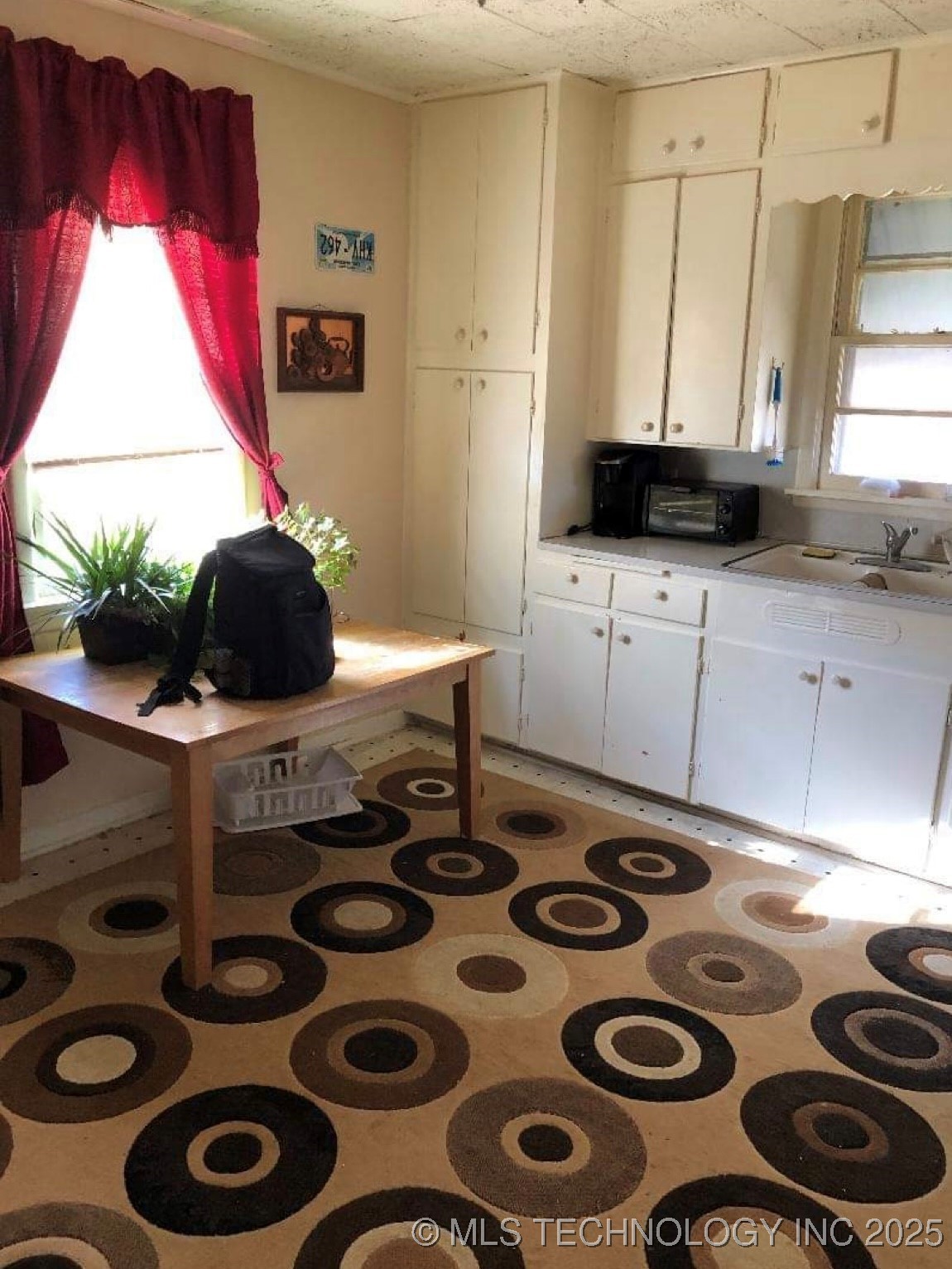 518 E A Street Property Photo 10