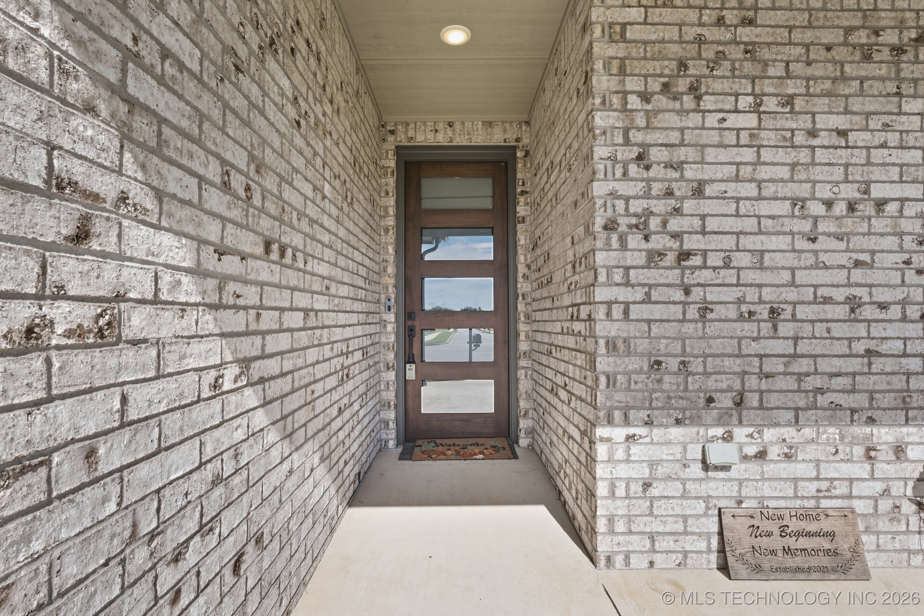 2131 E 138th Place S Property Photo 4