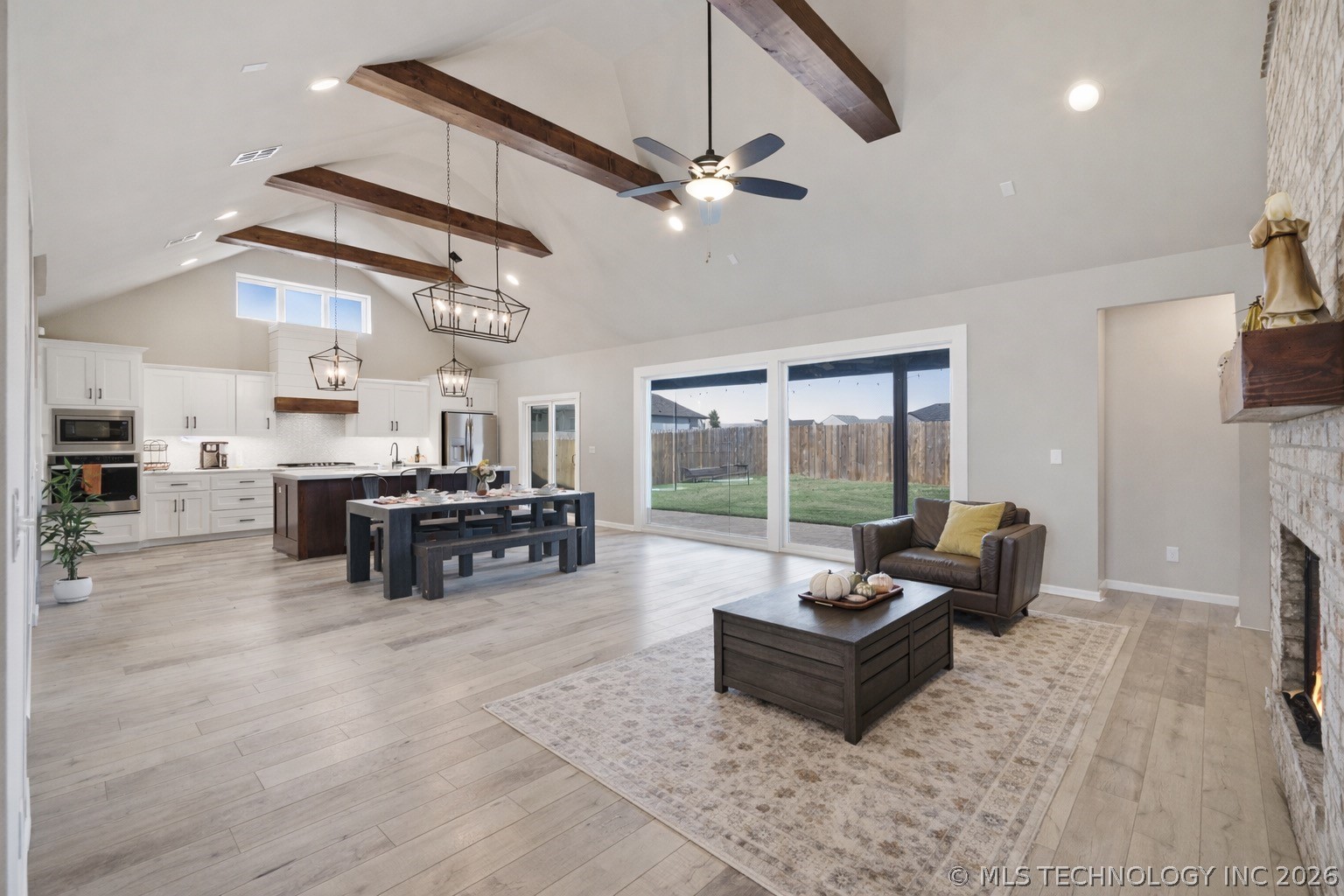 2131 E 138th Place S Property Photo 6