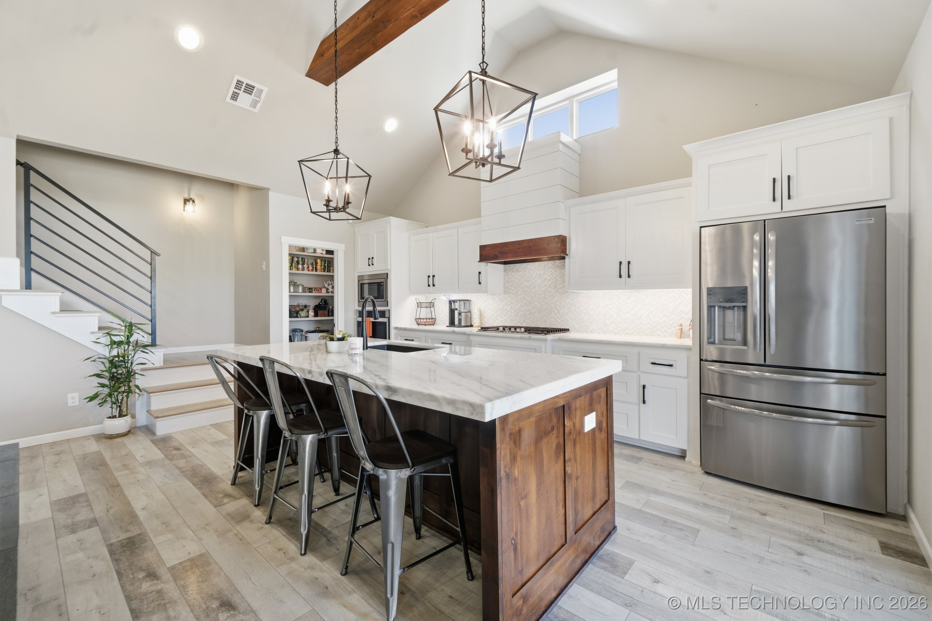 2131 E 138th Place S Property Photo 9