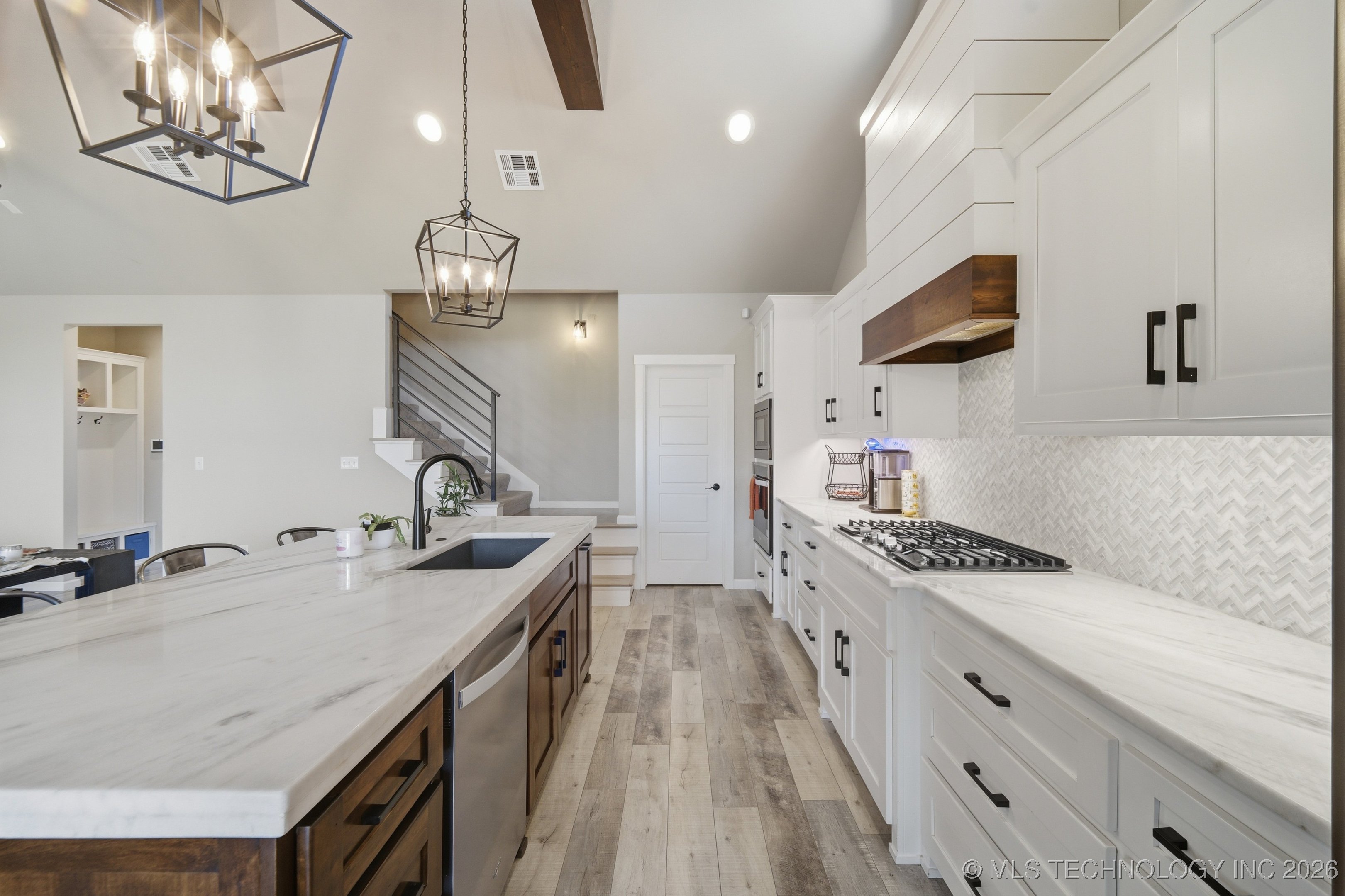 2131 E 138th Place S Property Photo 10