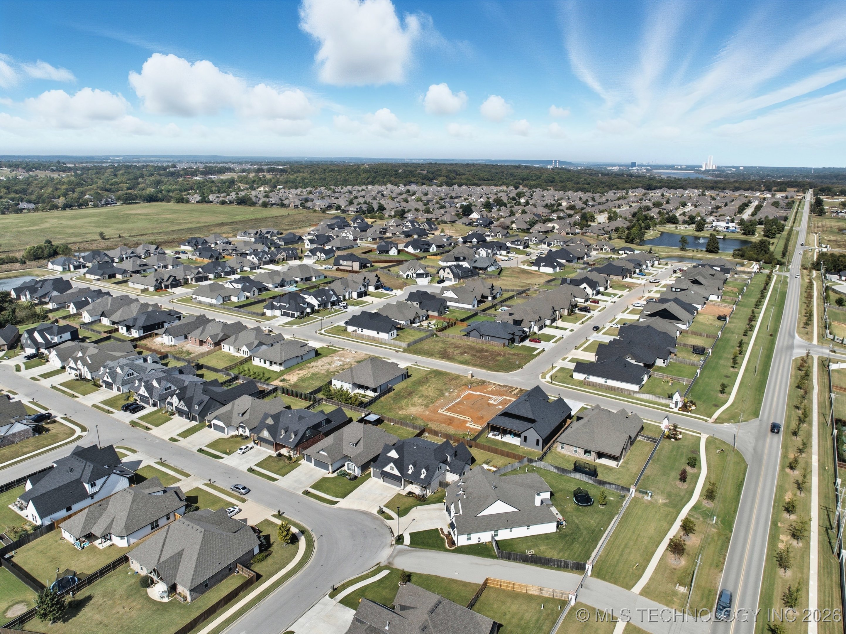 2131 E 138th Place S Property Photo 36