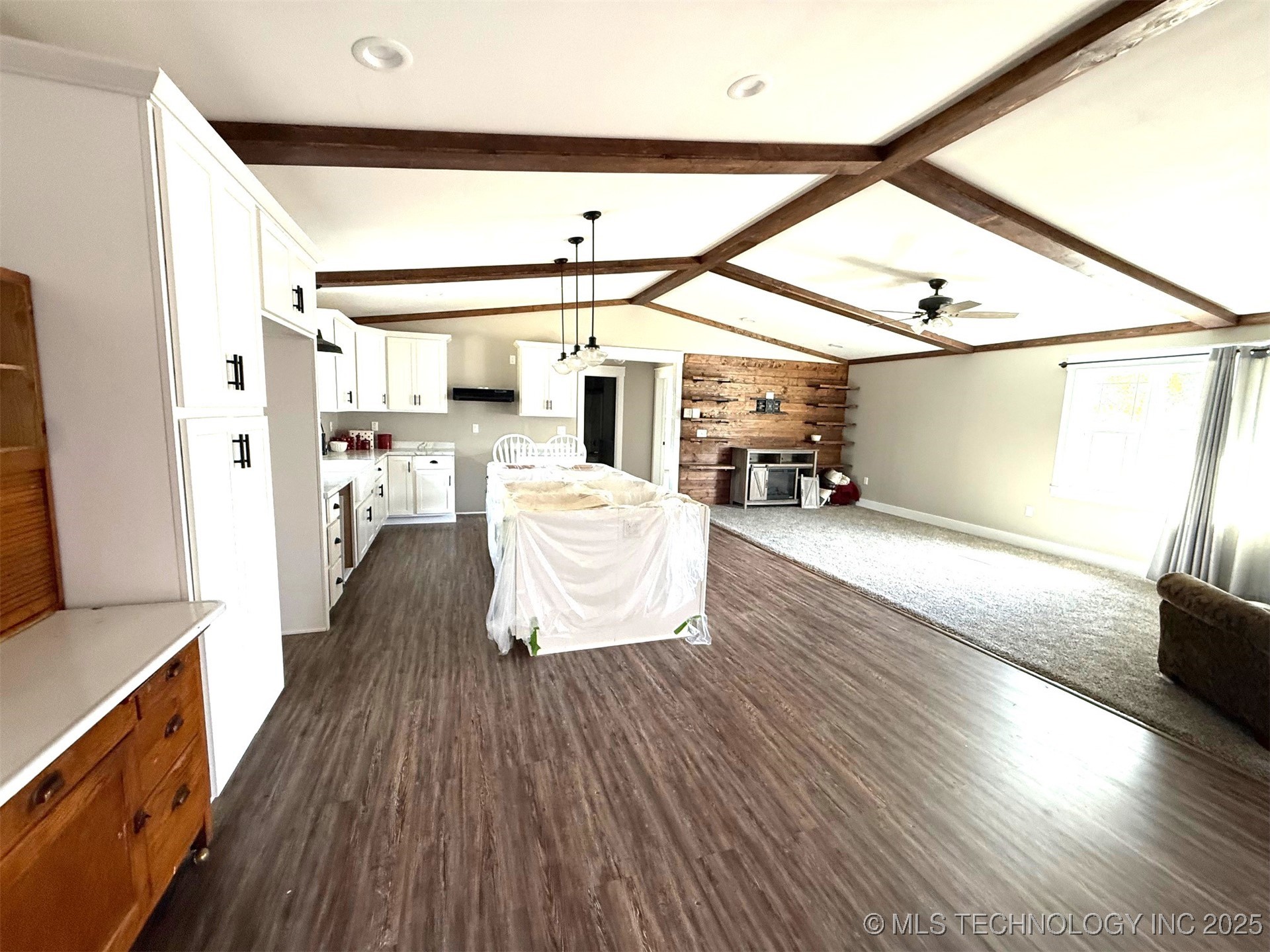 304 Hickory Drive Property Photo 9