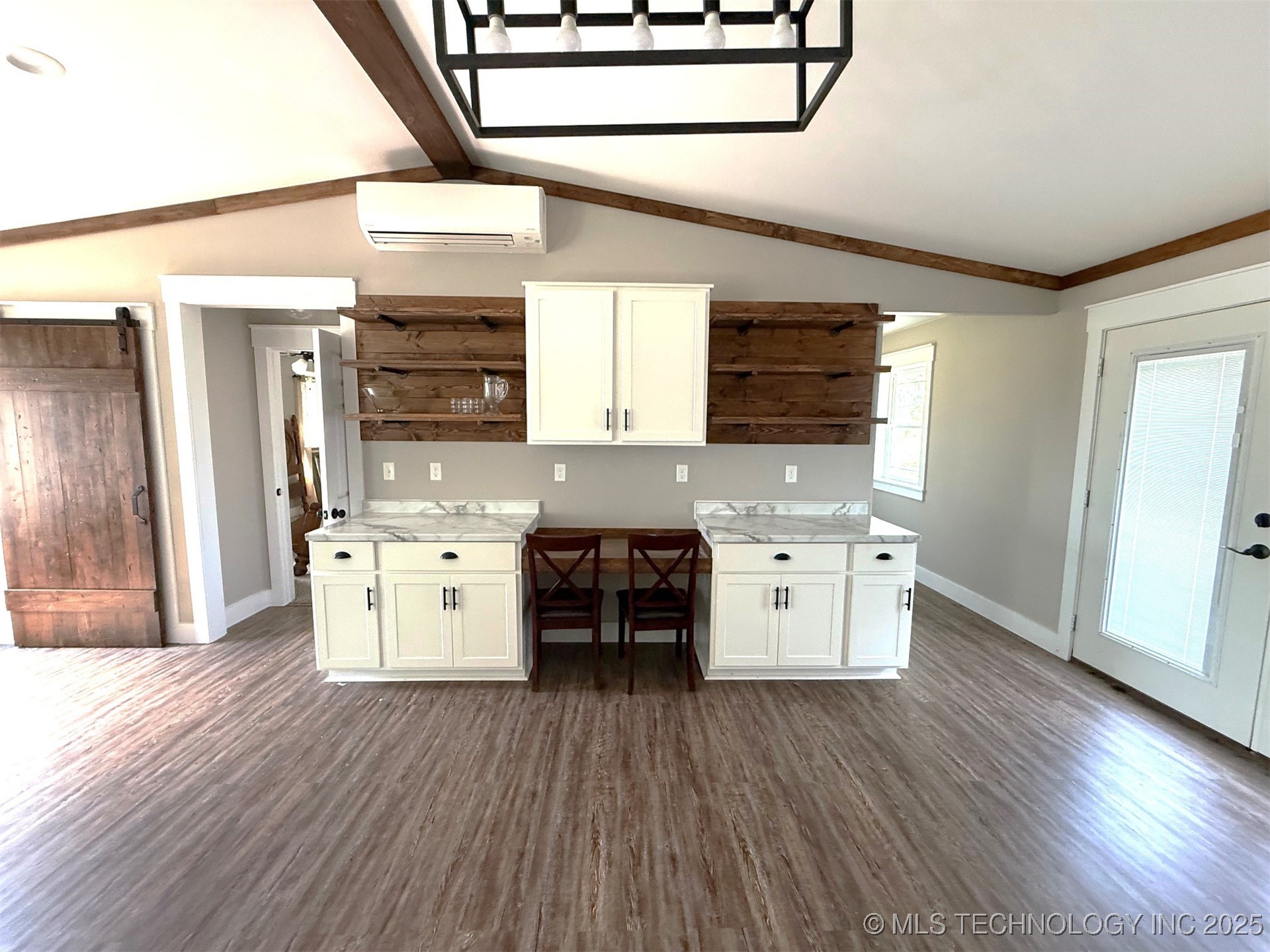 304 Hickory Drive Property Photo 11