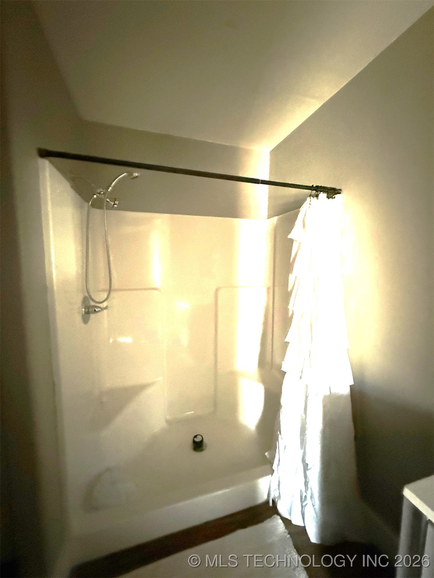 304 Hickory Drive Property Photo 12