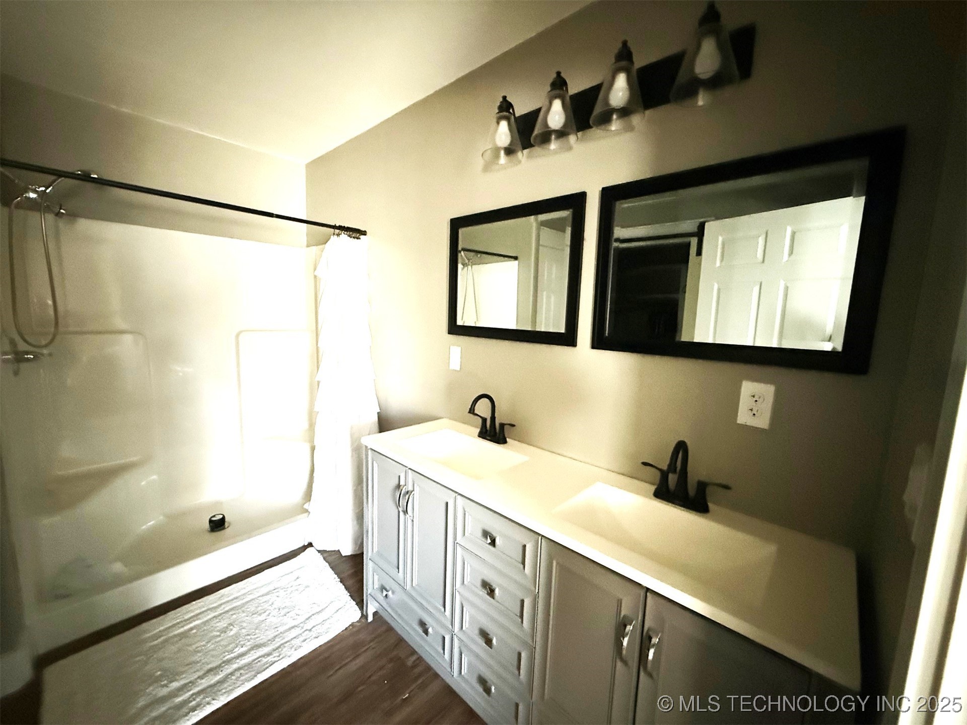 304 Hickory Drive Property Photo 13