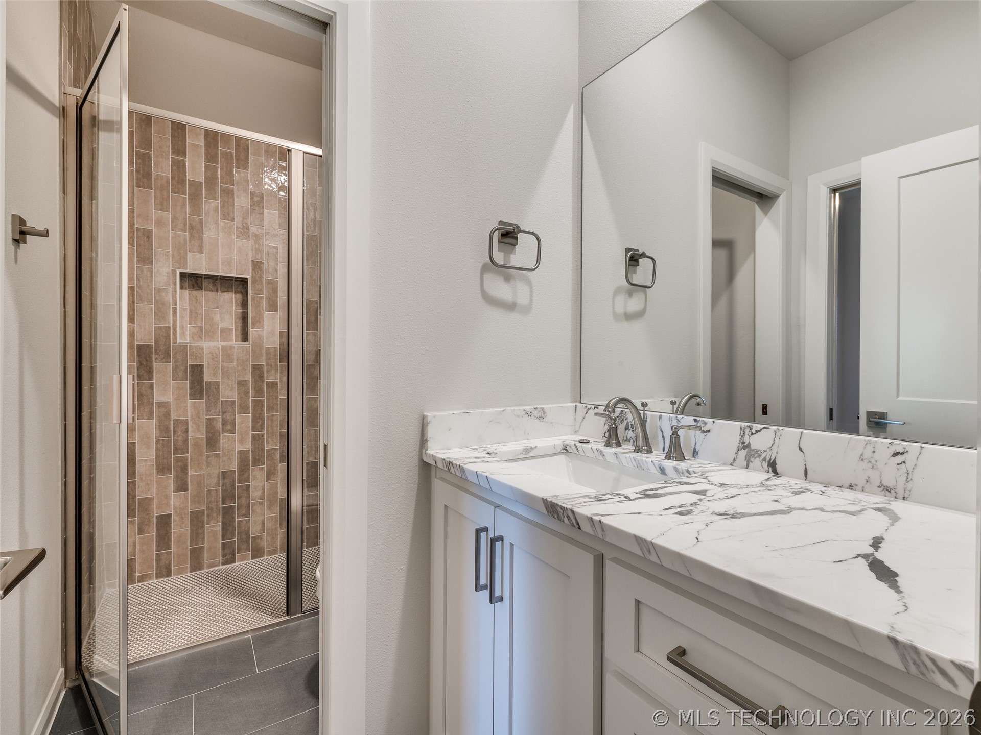 17827 S 48th East Avenue Property Photo 11