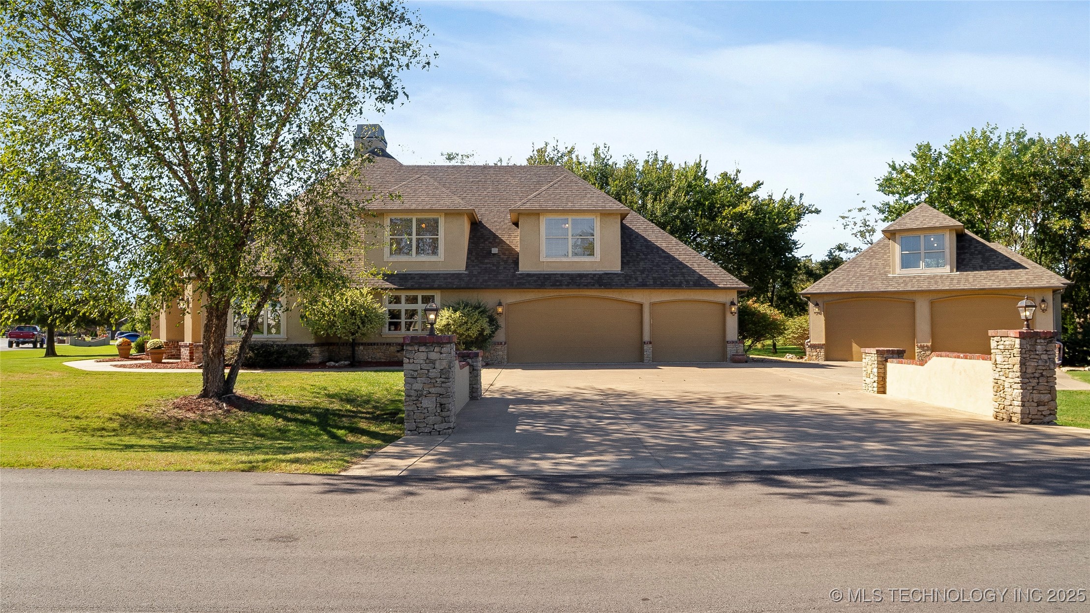 8350 N 72nd East Avenue Property Photo 4