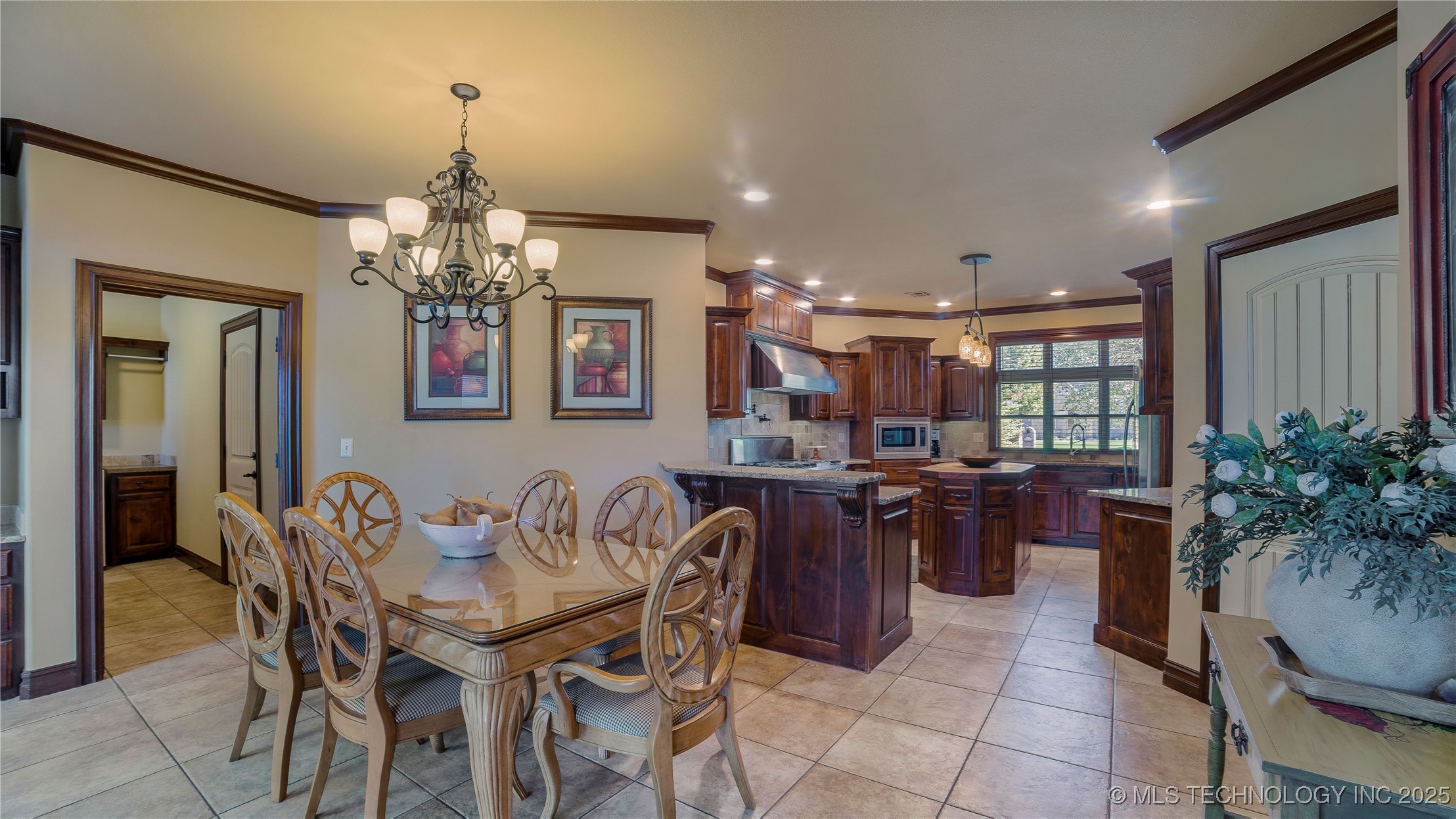 8350 N 72nd East Avenue Property Photo 11