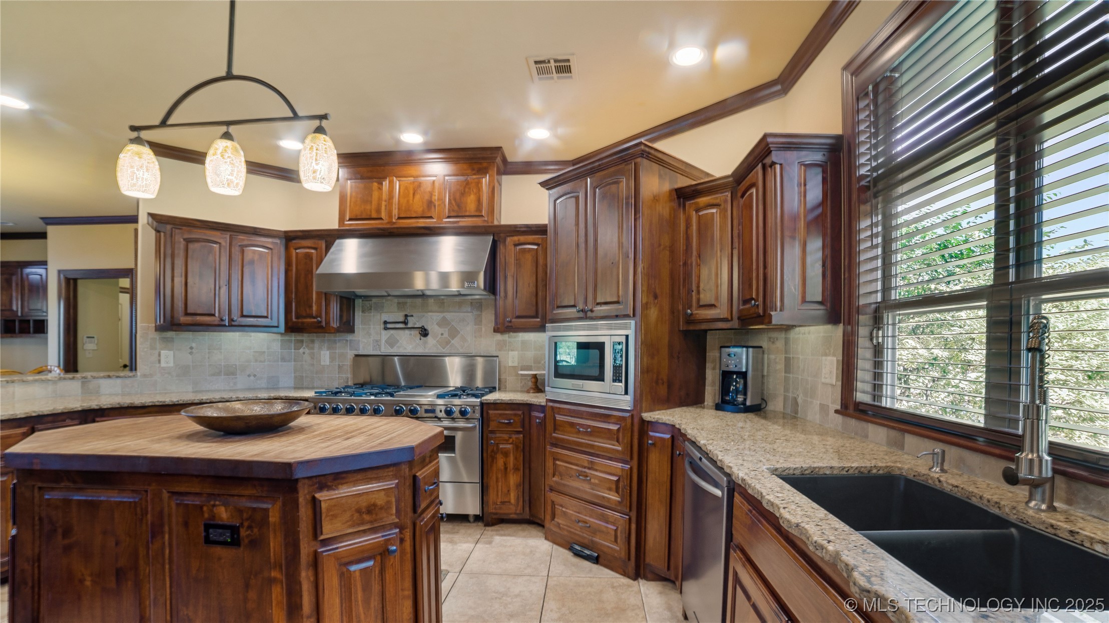 8350 N 72nd East Avenue Property Photo 13