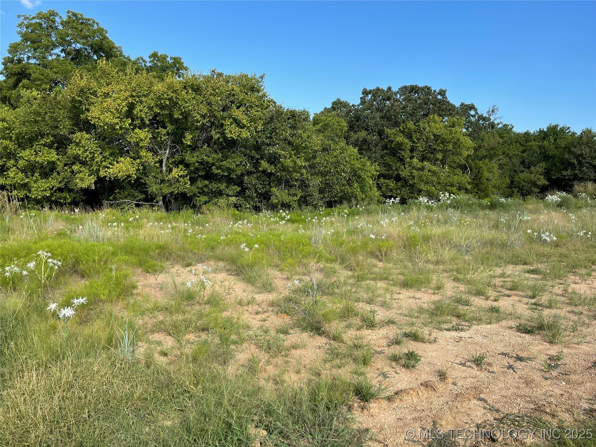 Mahard Road Property Photo 1