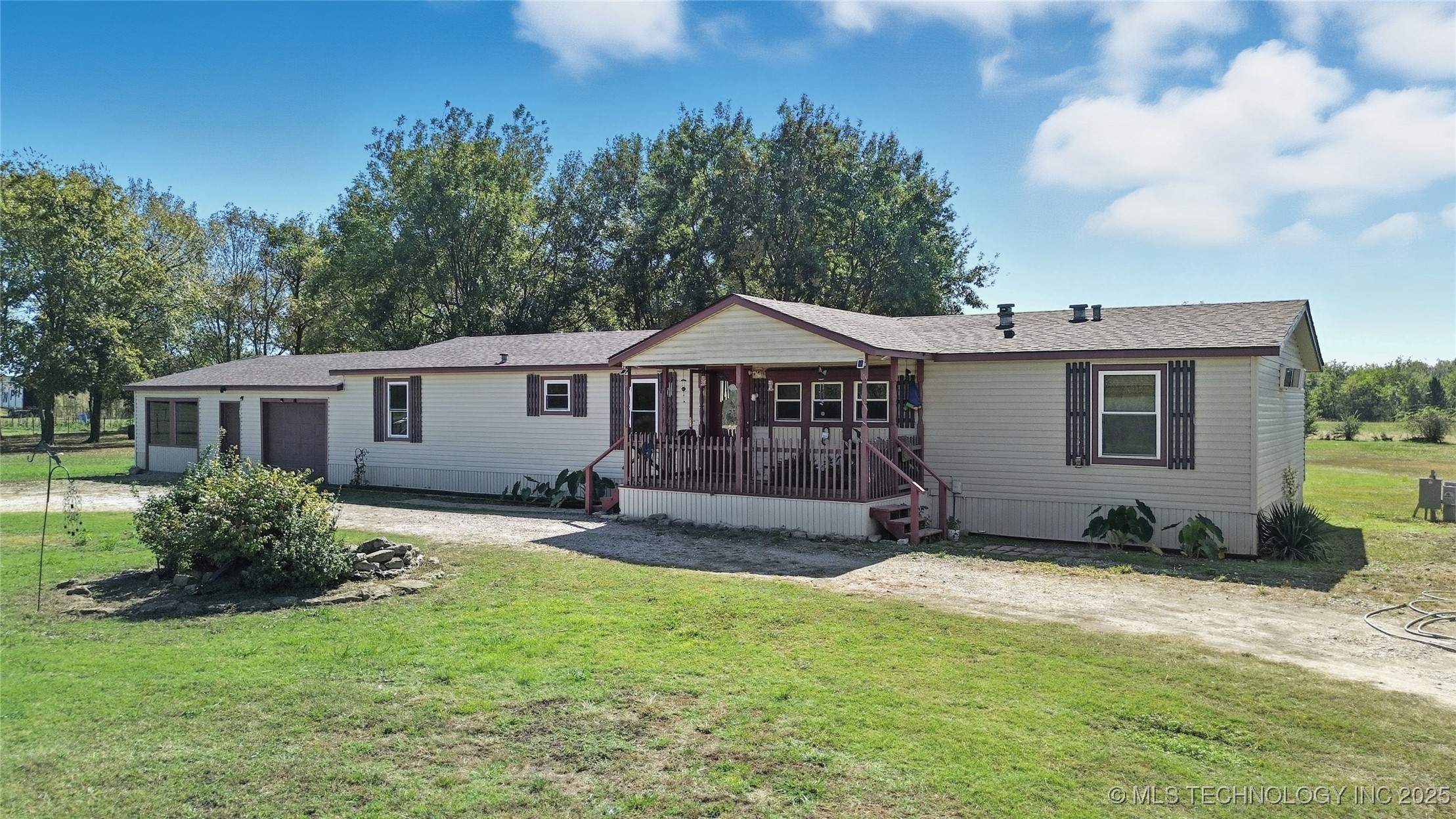 4073 E 128th Street S Property Photo 2