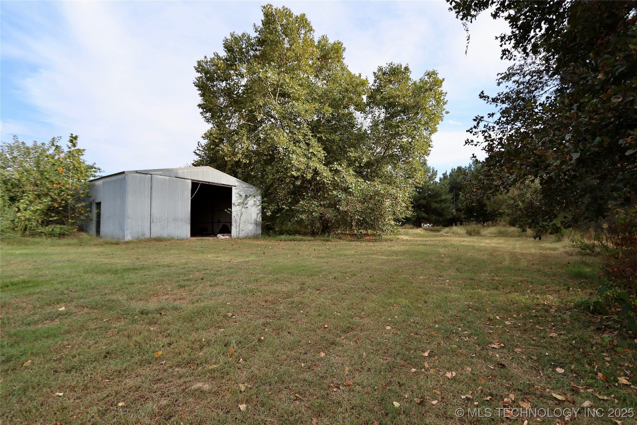9865 County Road 1545 Property Photo 3