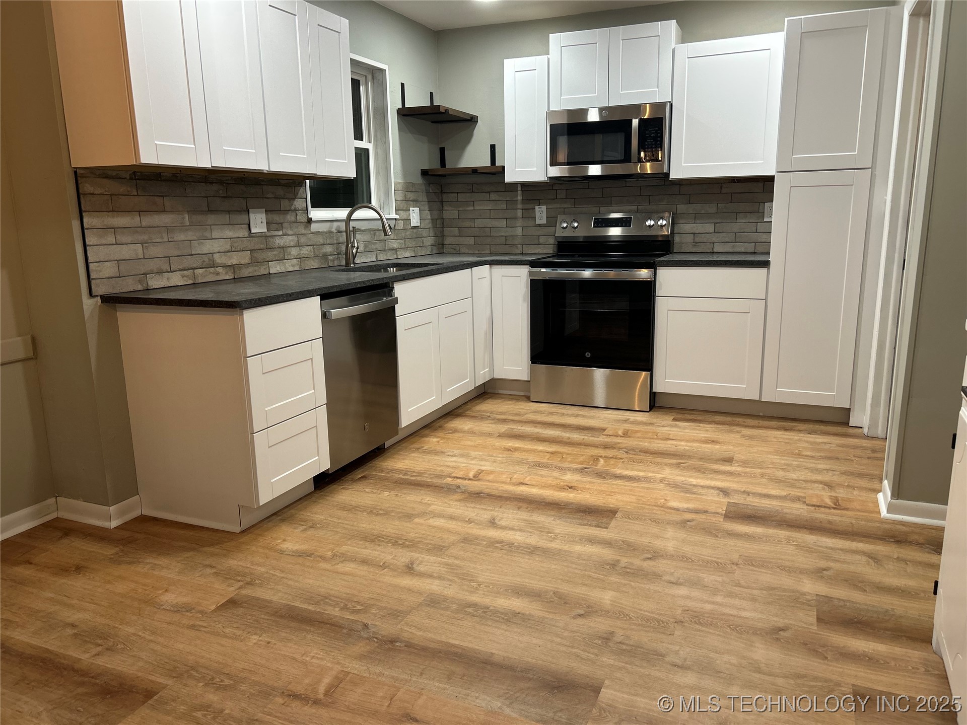 9865 County Road 1545 Property Photo 21