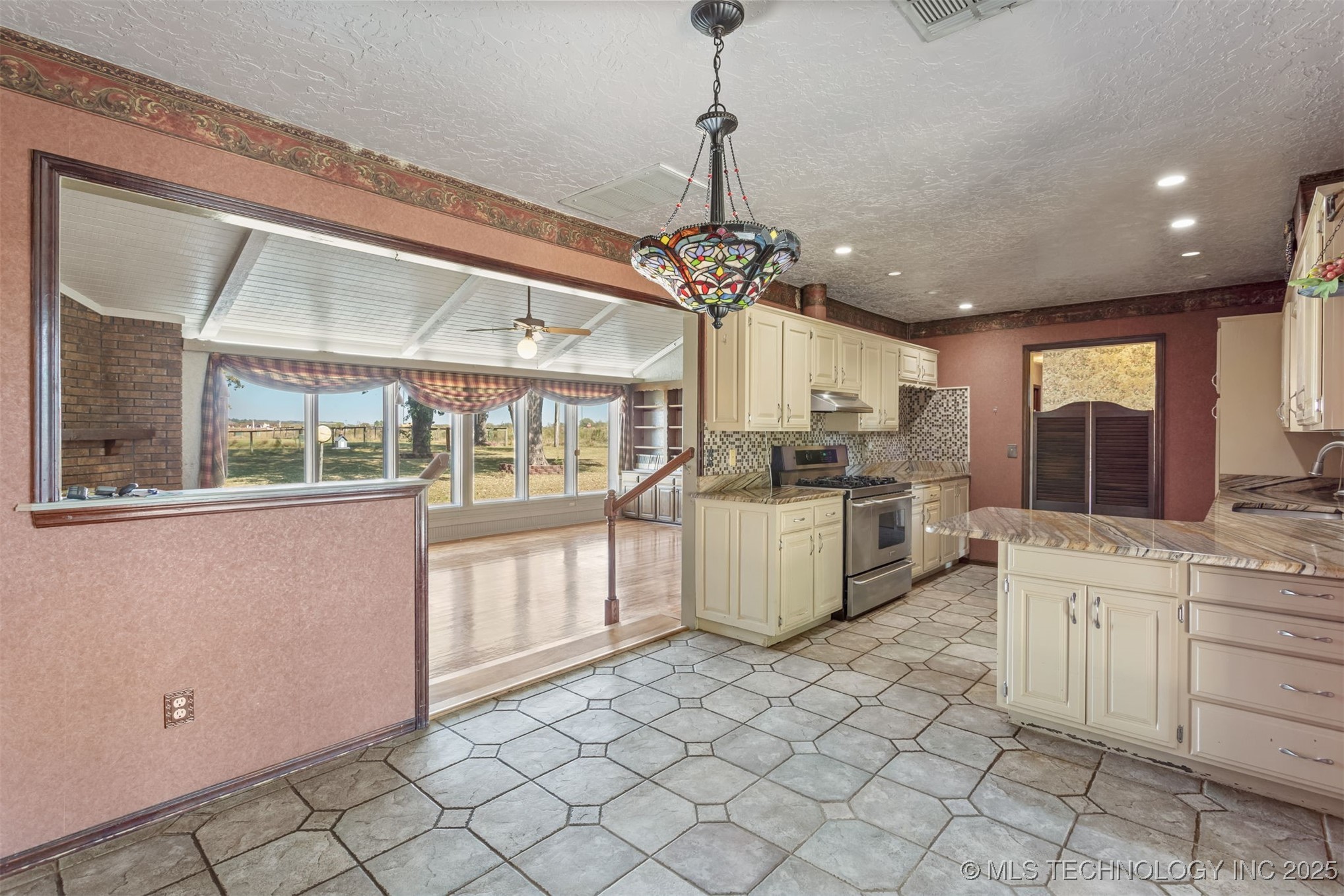 28059 E 119th Street S Property Photo 10