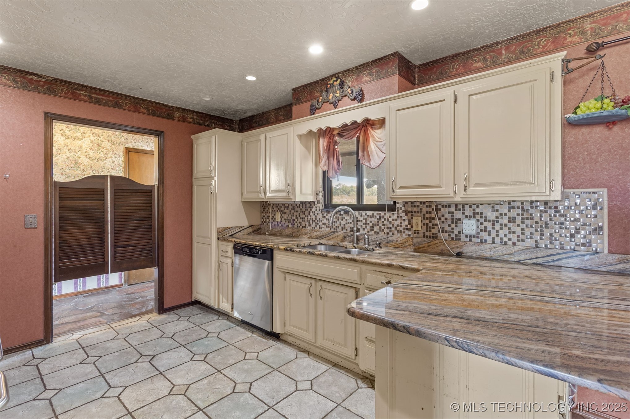 28059 E 119th Street S Property Photo 11