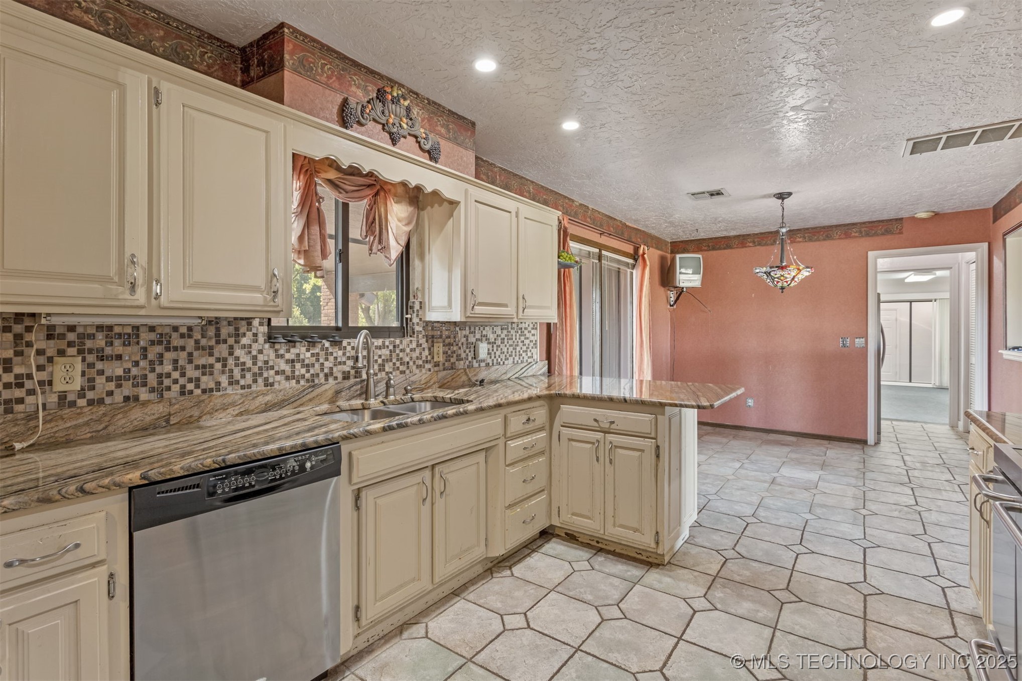 28059 E 119th Street S Property Photo 12