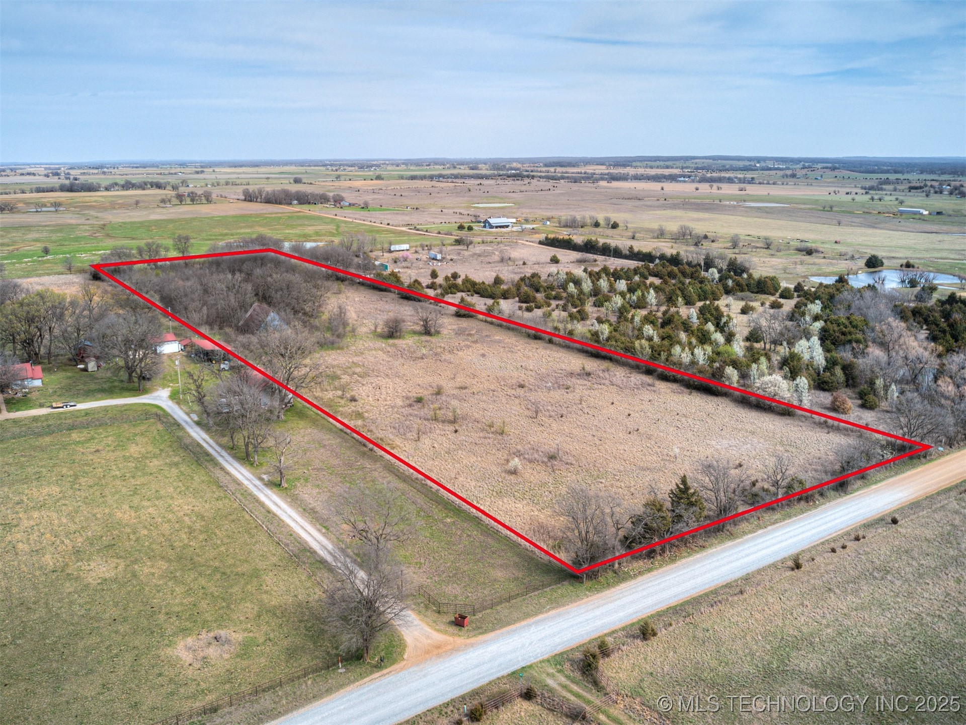 E 360 Road Property Photo 1