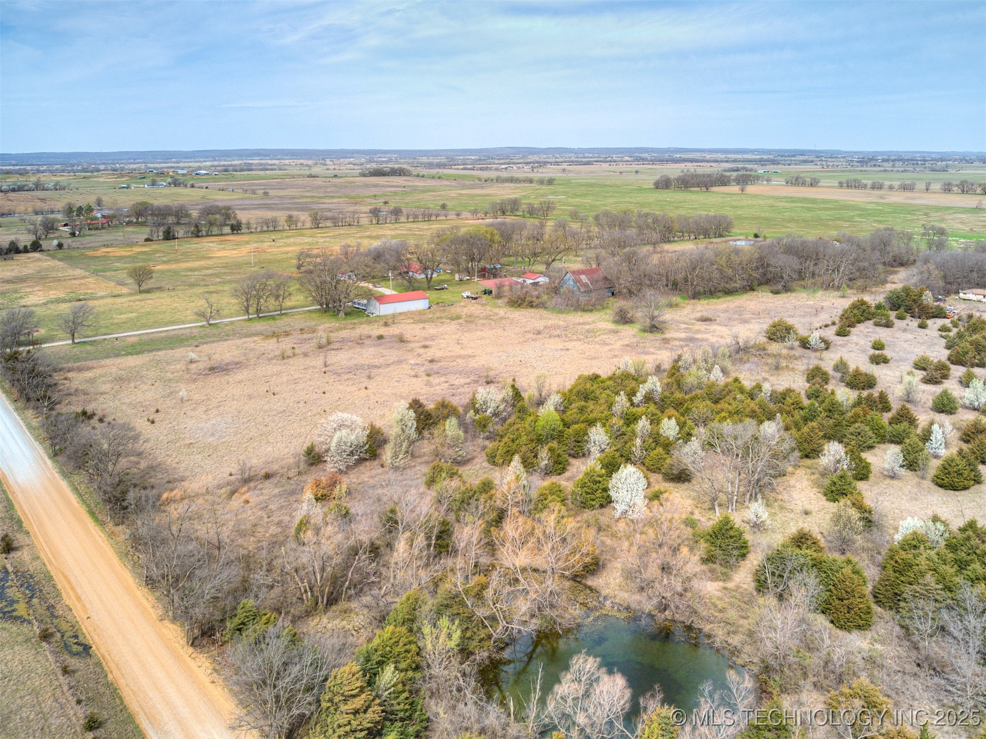 E 360 Road Property Photo 5