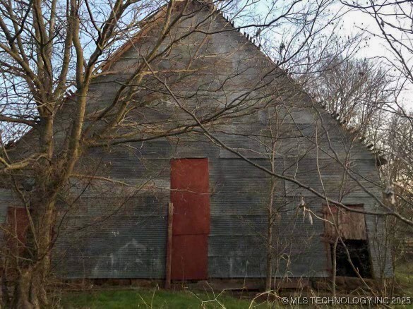 E 360 Road Property Photo 12