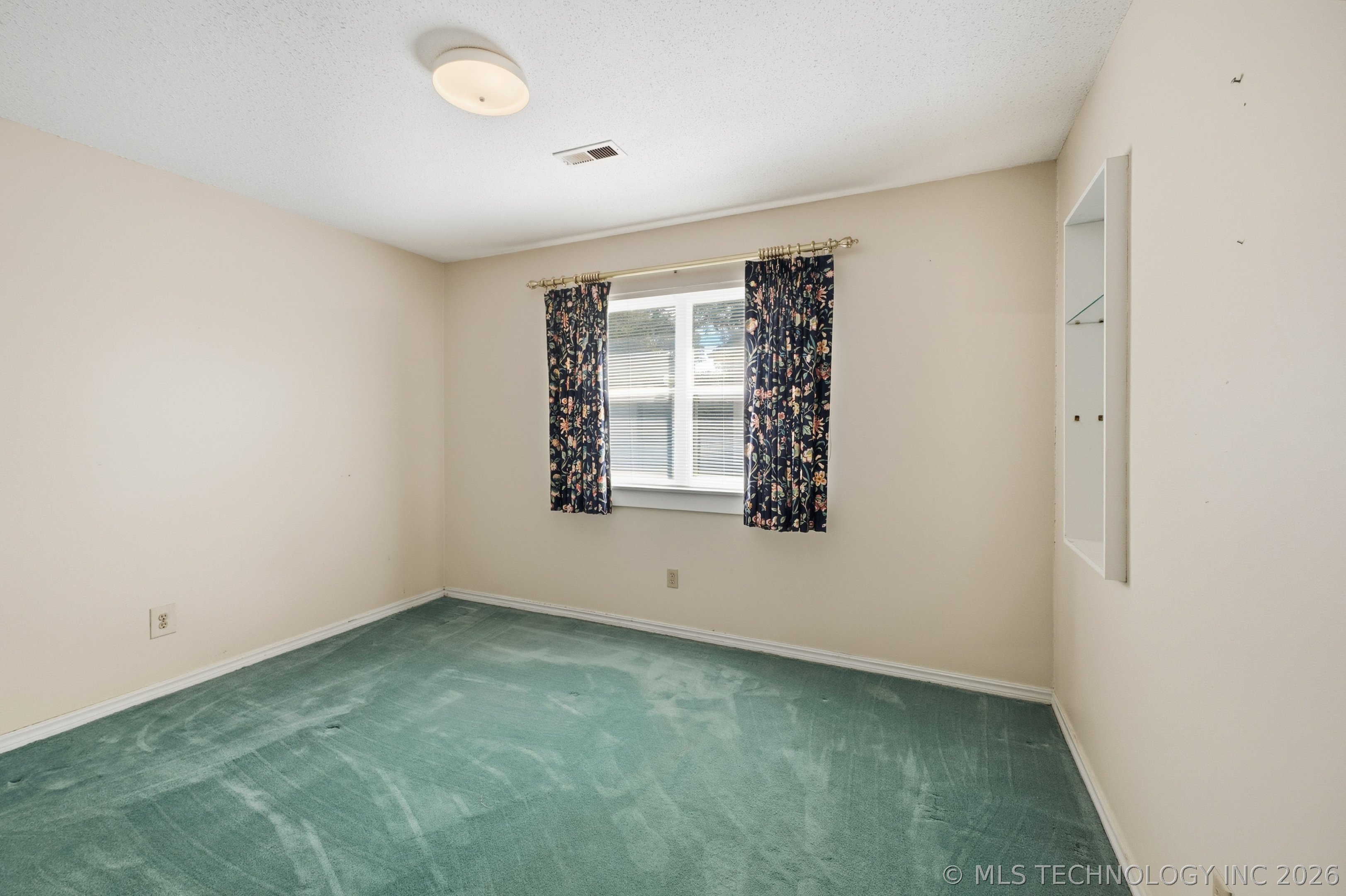 12308 E 18th Street Property Photo 5