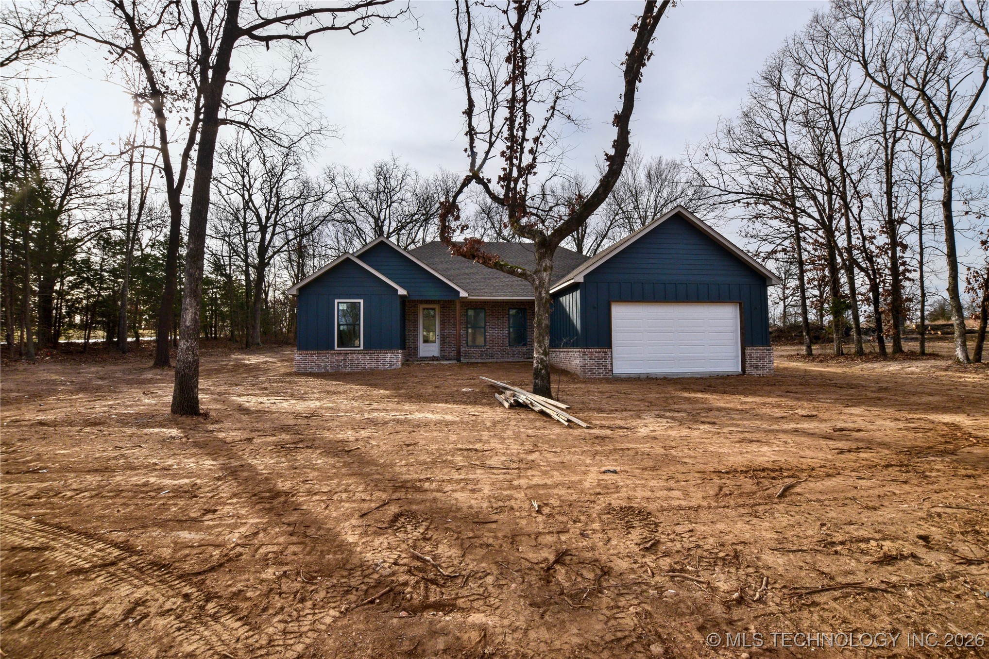 18834 W Hunters Court Property Photo 2