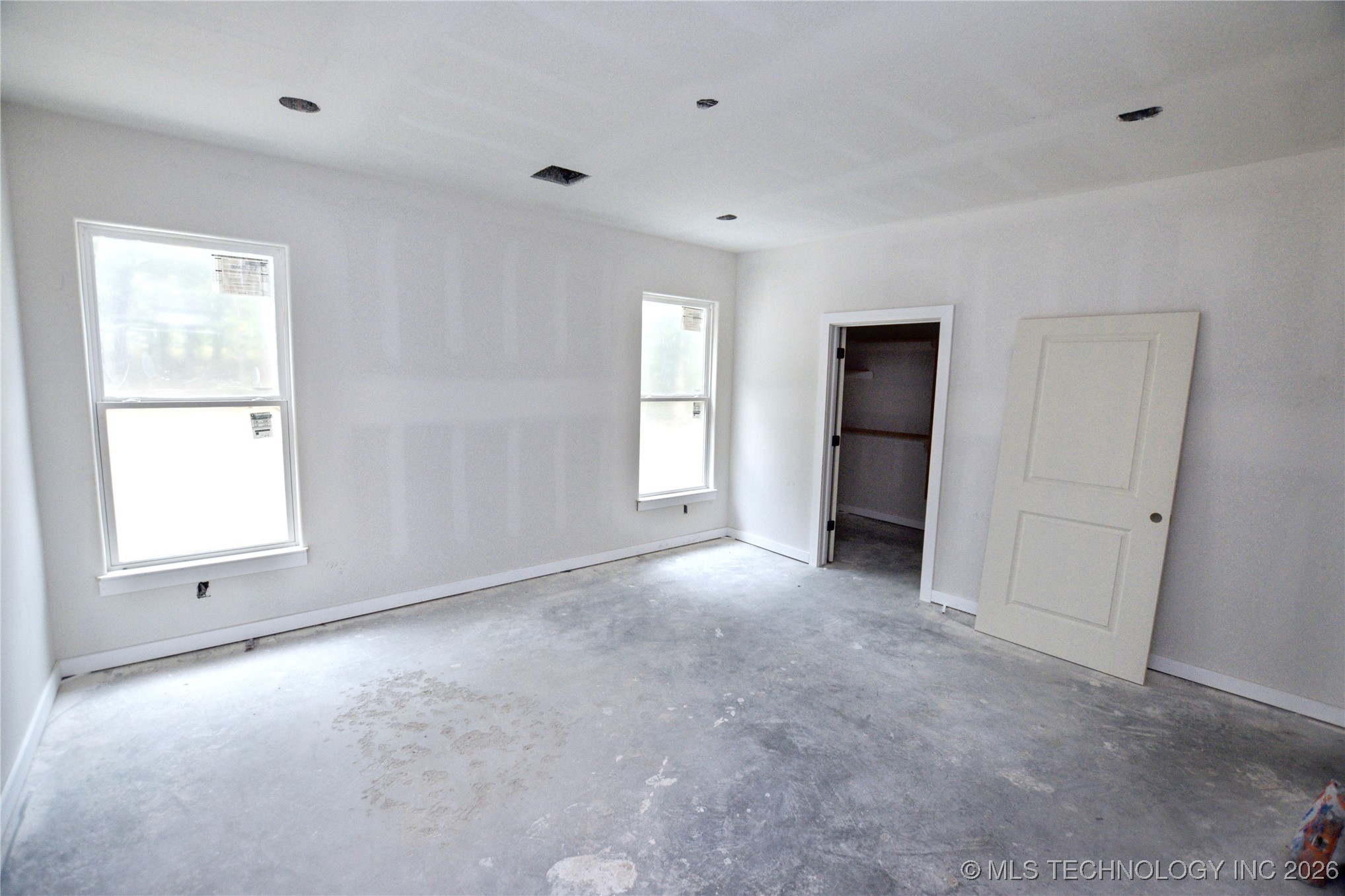 18834 W Hunters Court Property Photo 7