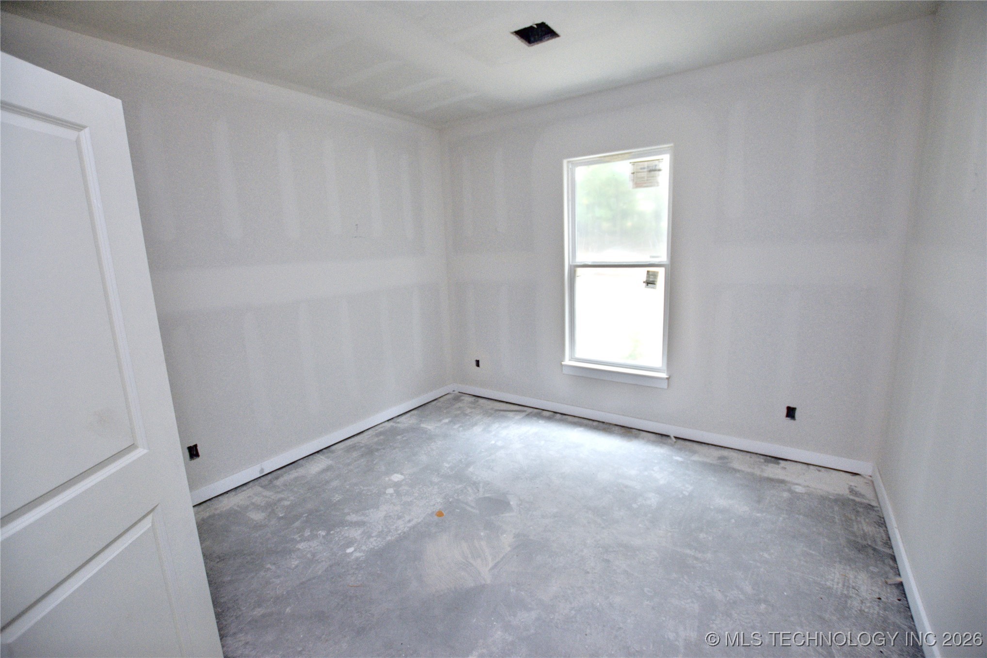 18834 W Hunters Court Property Photo 12