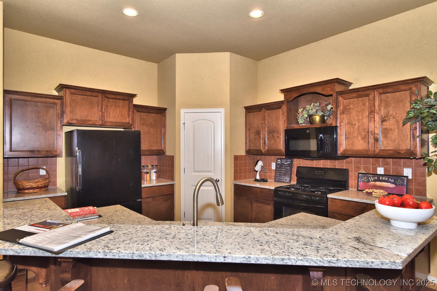 14900 E 87th Street North Property Photo 5